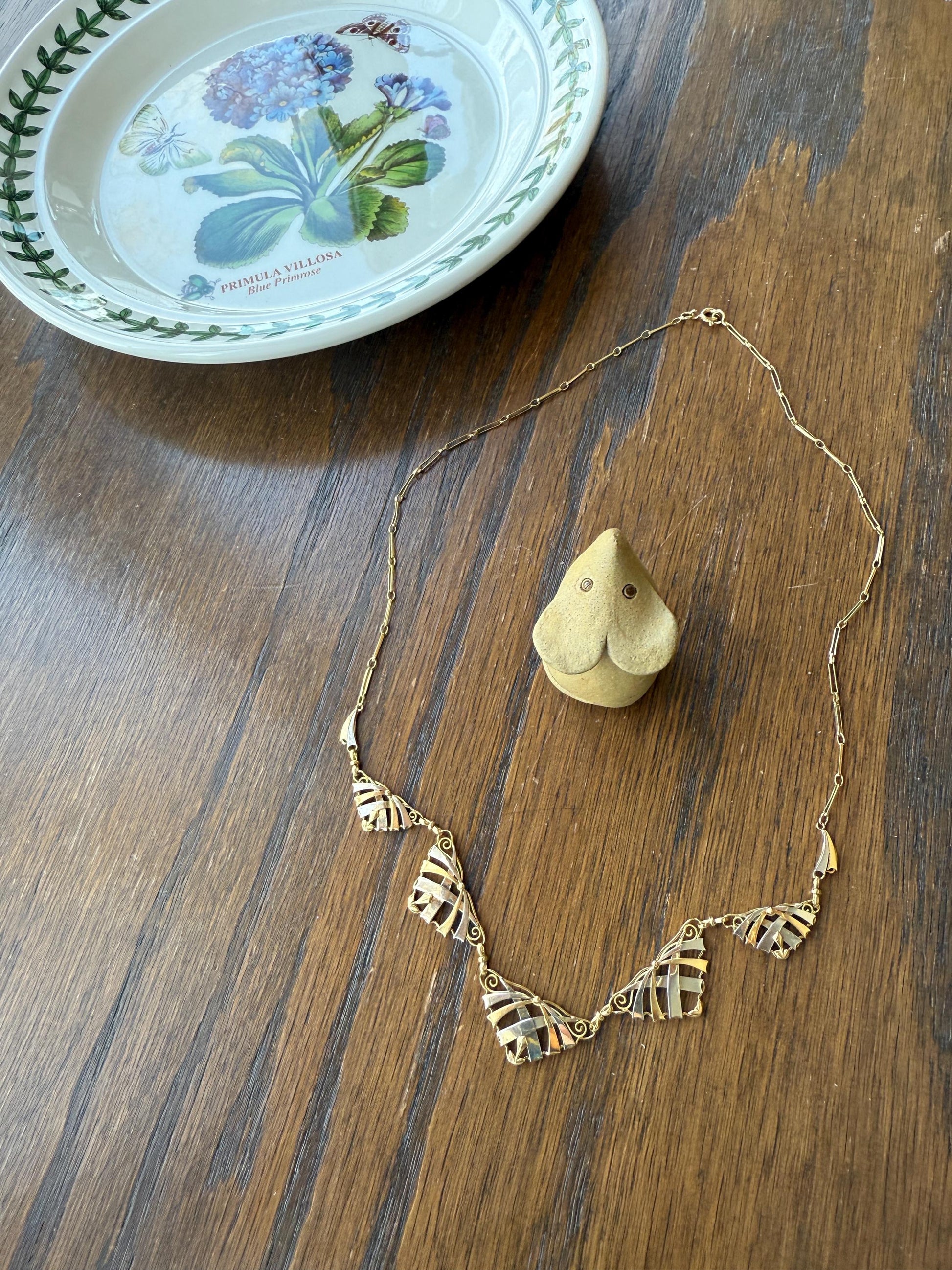 French Art Deco Antique 7.5g 18k Gold Two Tone Necklace Drapery Paperclip Chain Collar Fan Panels Pendants Figural Geometric Fanned Swirl