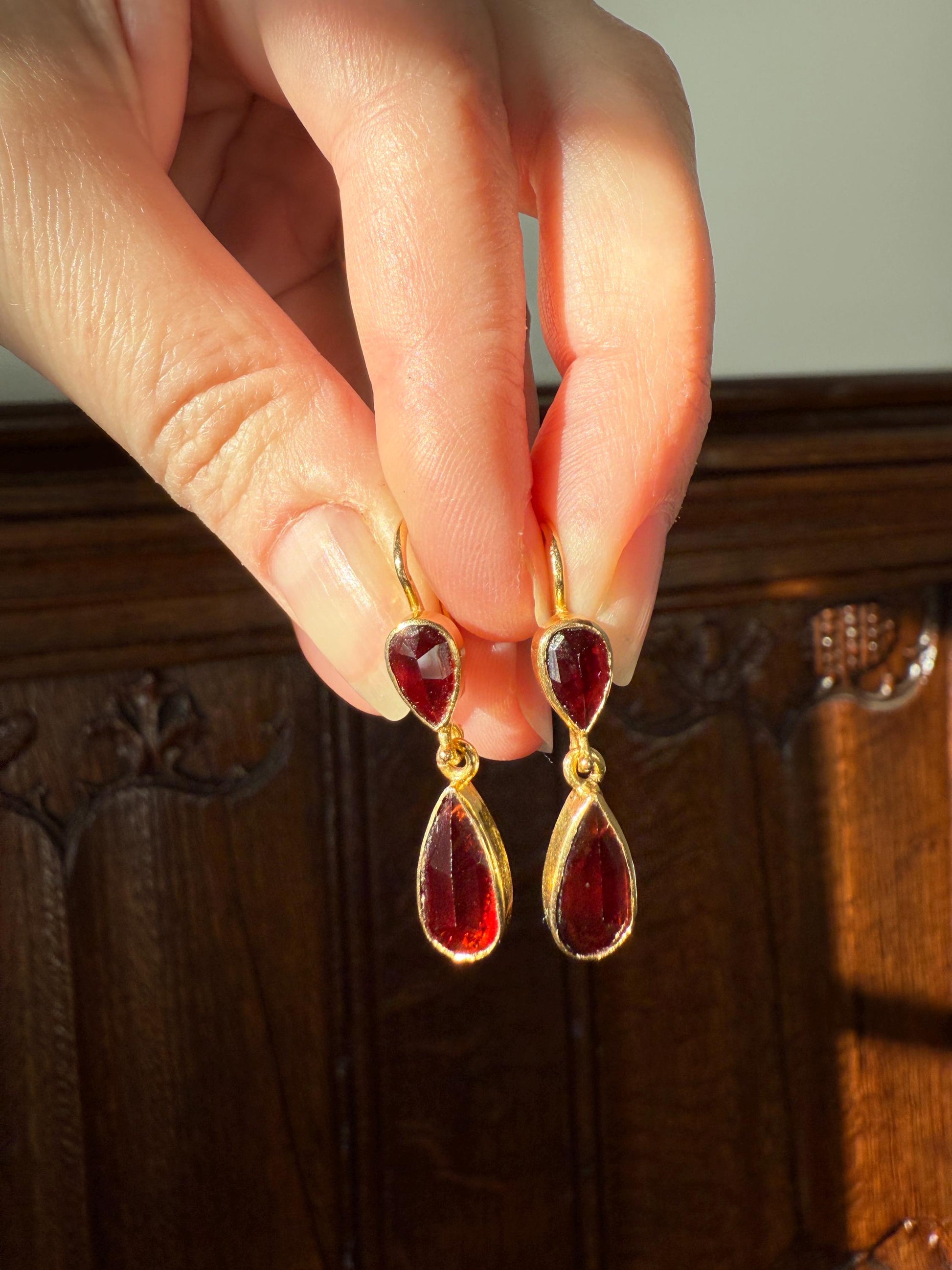 Teardrop Dangles Vintage Pear PERPIGNAN GARNET Earrings 18k Gold French Dormouse Rose Cut Closed Back Crimson Red