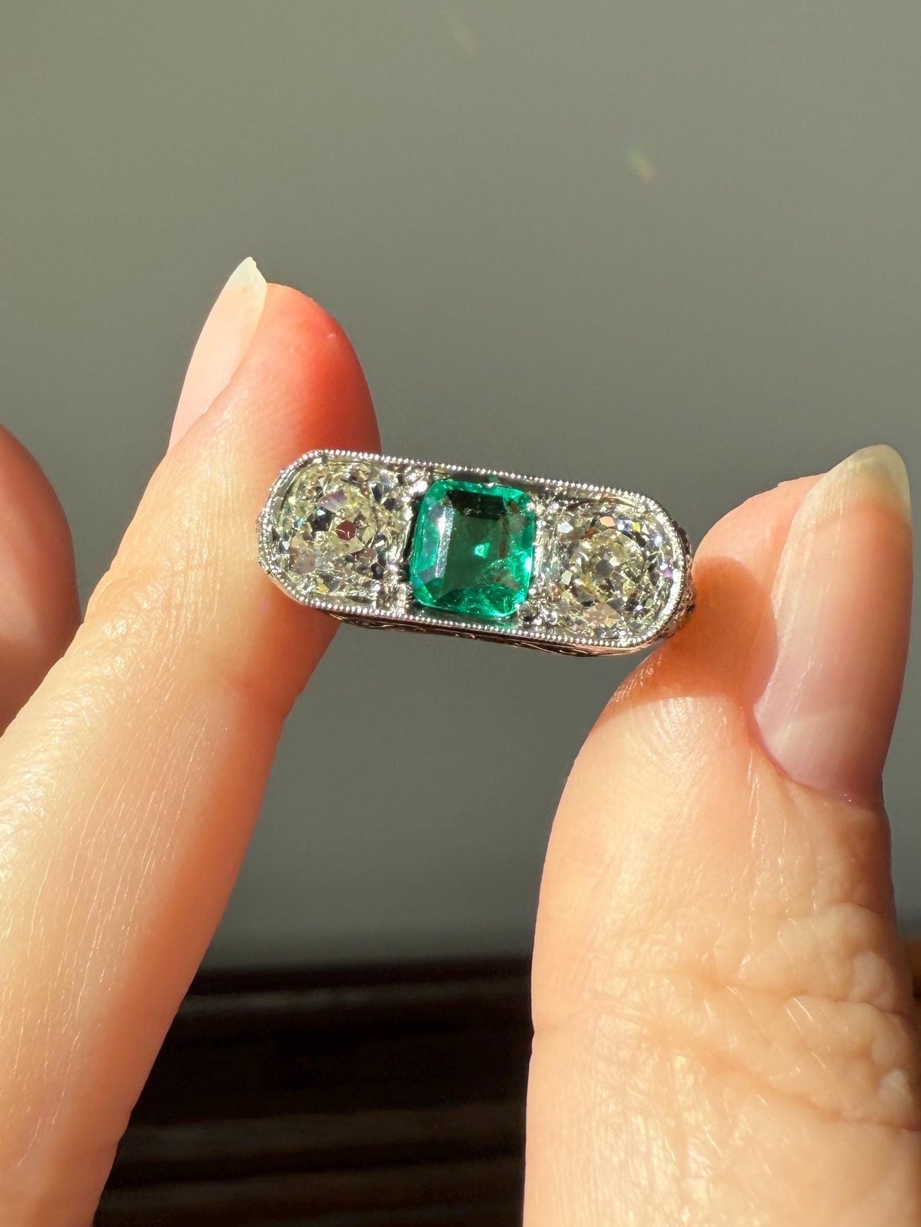 Special Antique Natural Emerald 2 Carats Old Mine Cut DIAMOND Three Stone Ring Boxed Platinum Green Art Deco Ornate Filigree Stacker