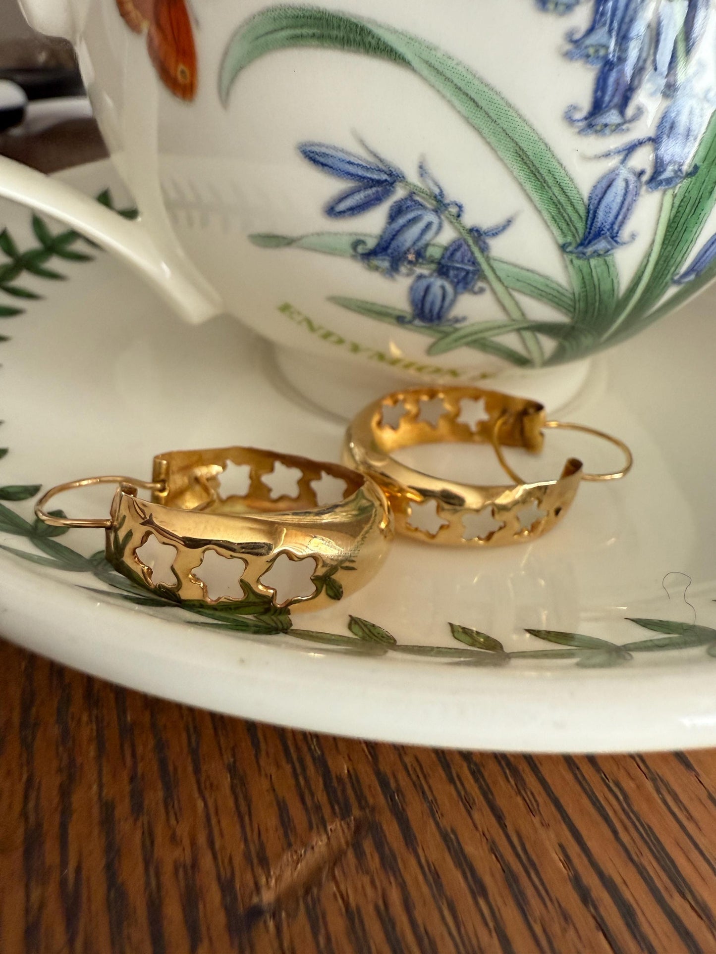 STAR Large Cutout Figural Creole Hoop Earrings French 18k Gold Vintage Chunky Retro Celestial