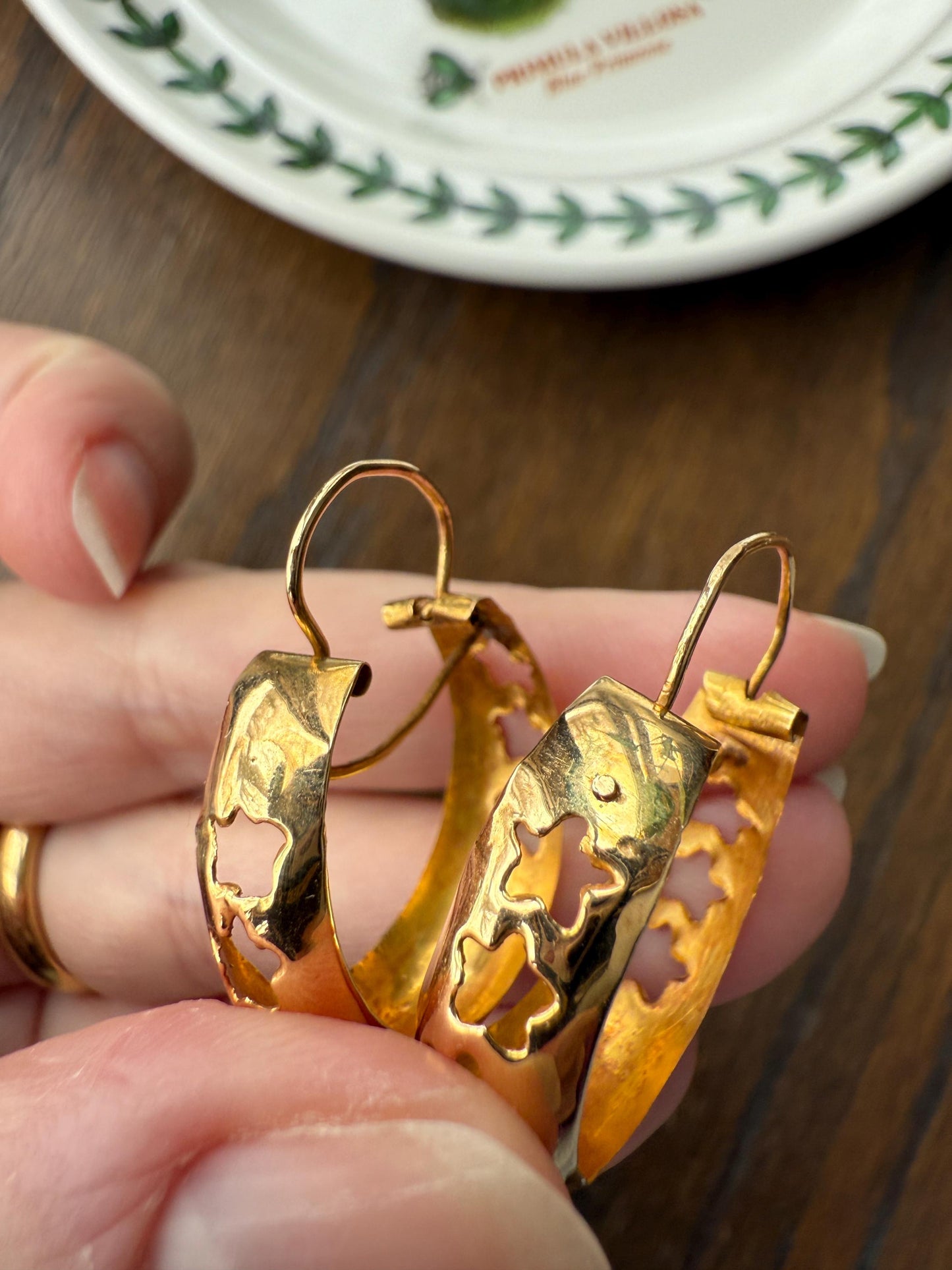 STAR Large Cutout Figural Creole Hoop Earrings French 18k Gold Vintage Chunky Retro Celestial