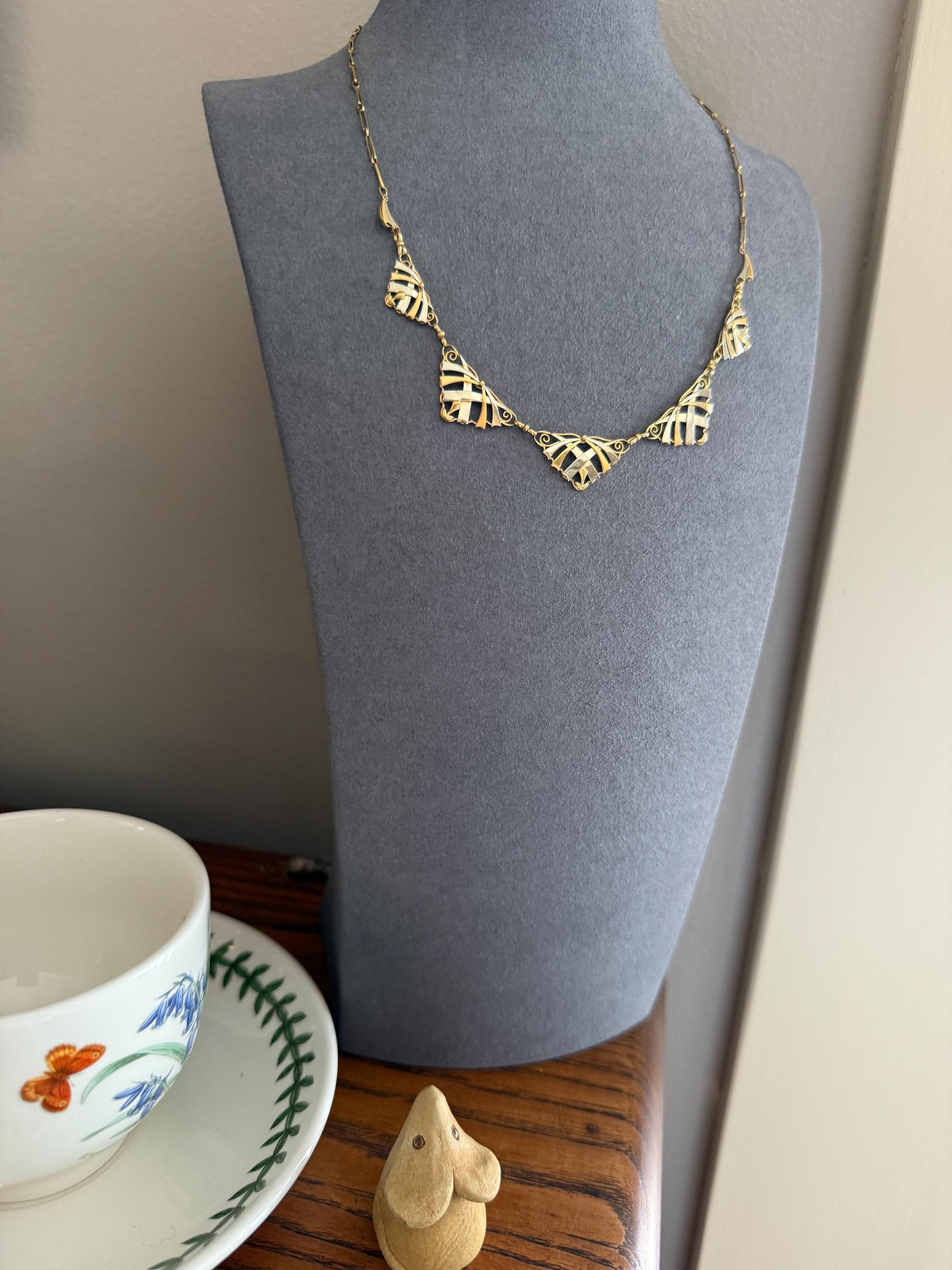 French Art Deco Antique 7.5g 18k Gold Two Tone Necklace Drapery Paperclip Chain Collar Fan Panels Pendants Figural Geometric Fanned Swirl