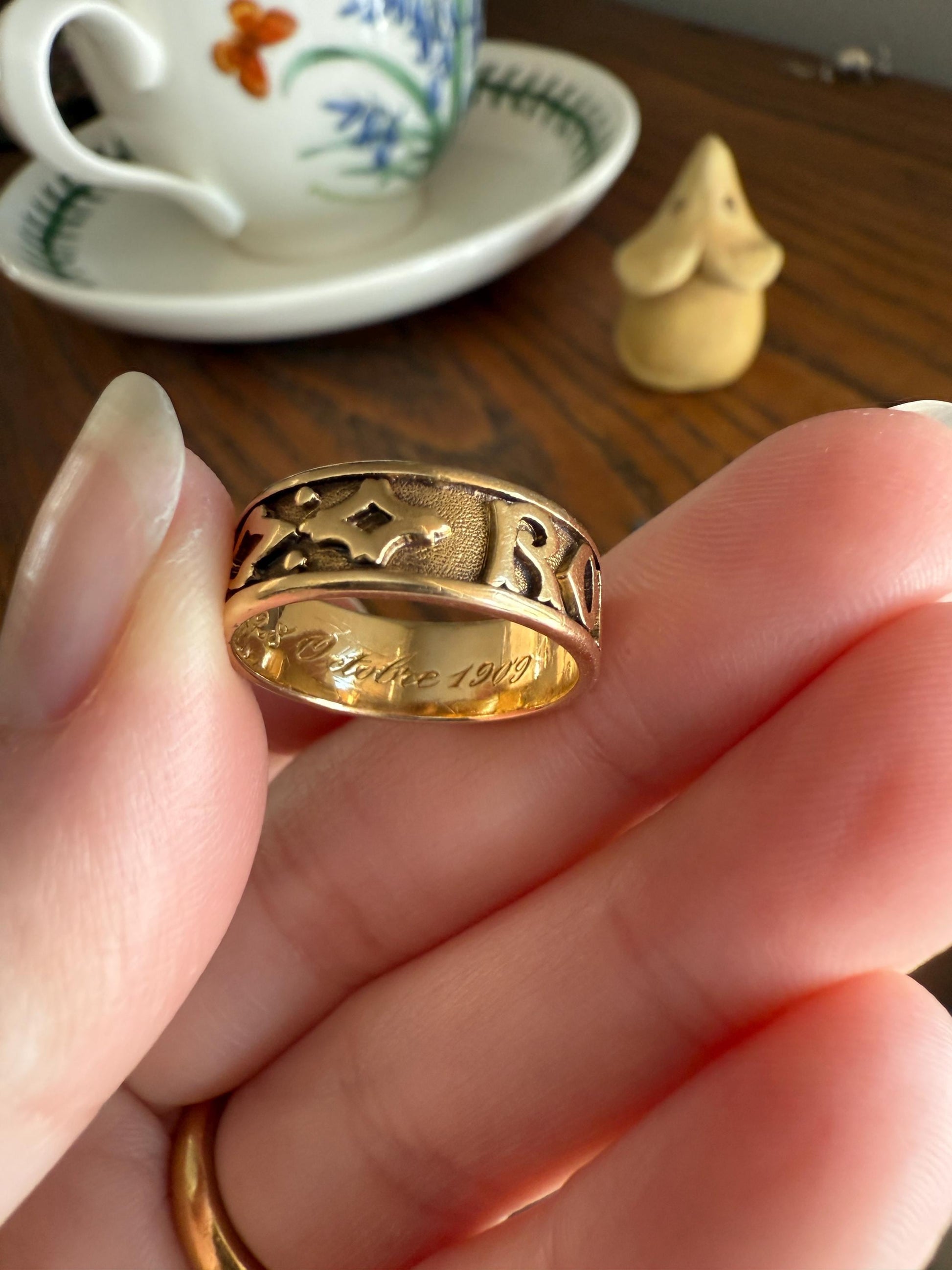 Wish My Name Was ROBERT Antique DATED 1909 French Edwardian 14k Gold Solid Ornate Eternity 3D Monogram Cigar Band Name Ring