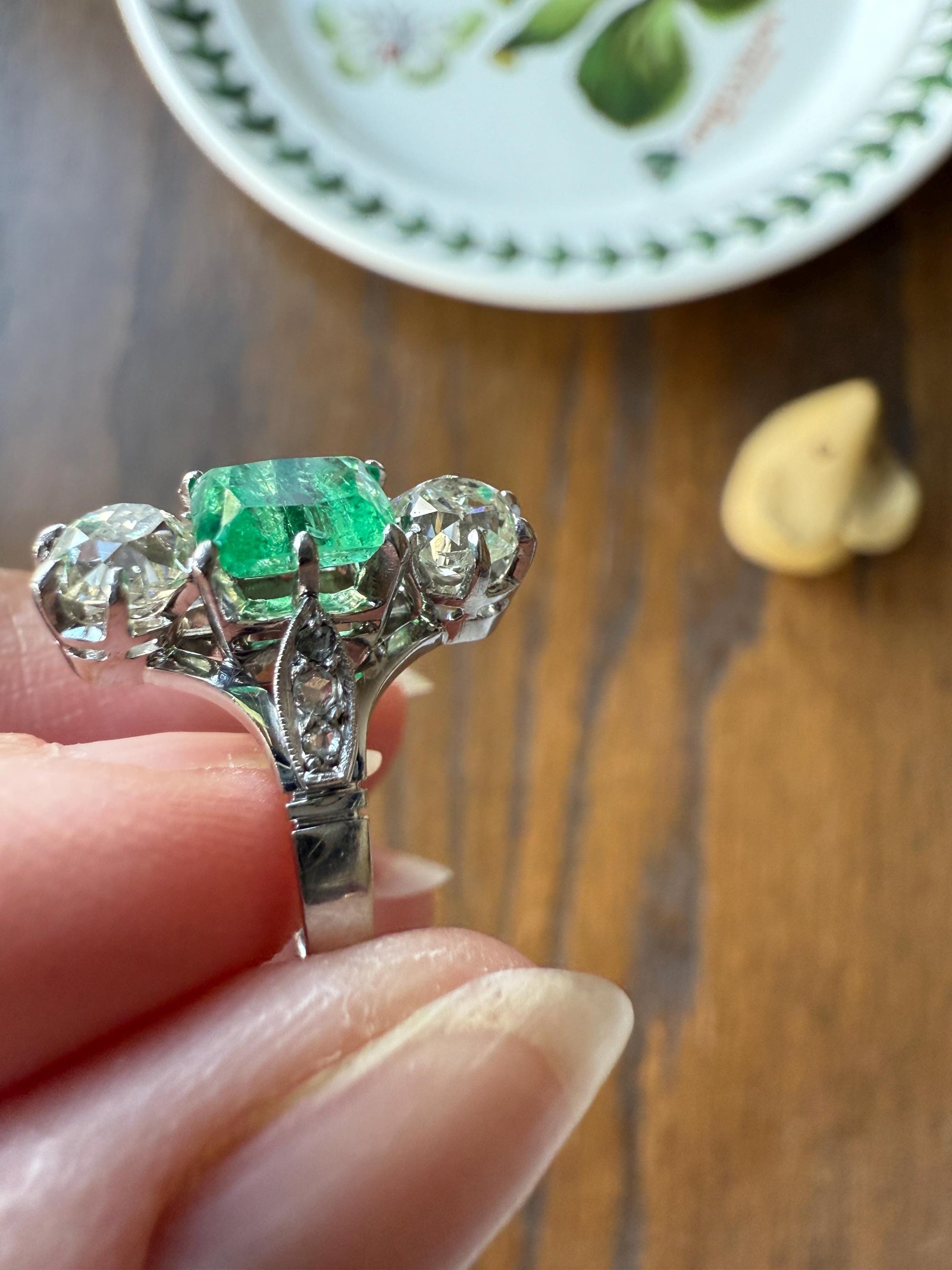 Art Deco Natural EMERALD 1 Carat Tdw Old Mine Cut DIAMOND Chunky Green Three Stone Ring Platinum & 18k White Gold French Geometric Pinky