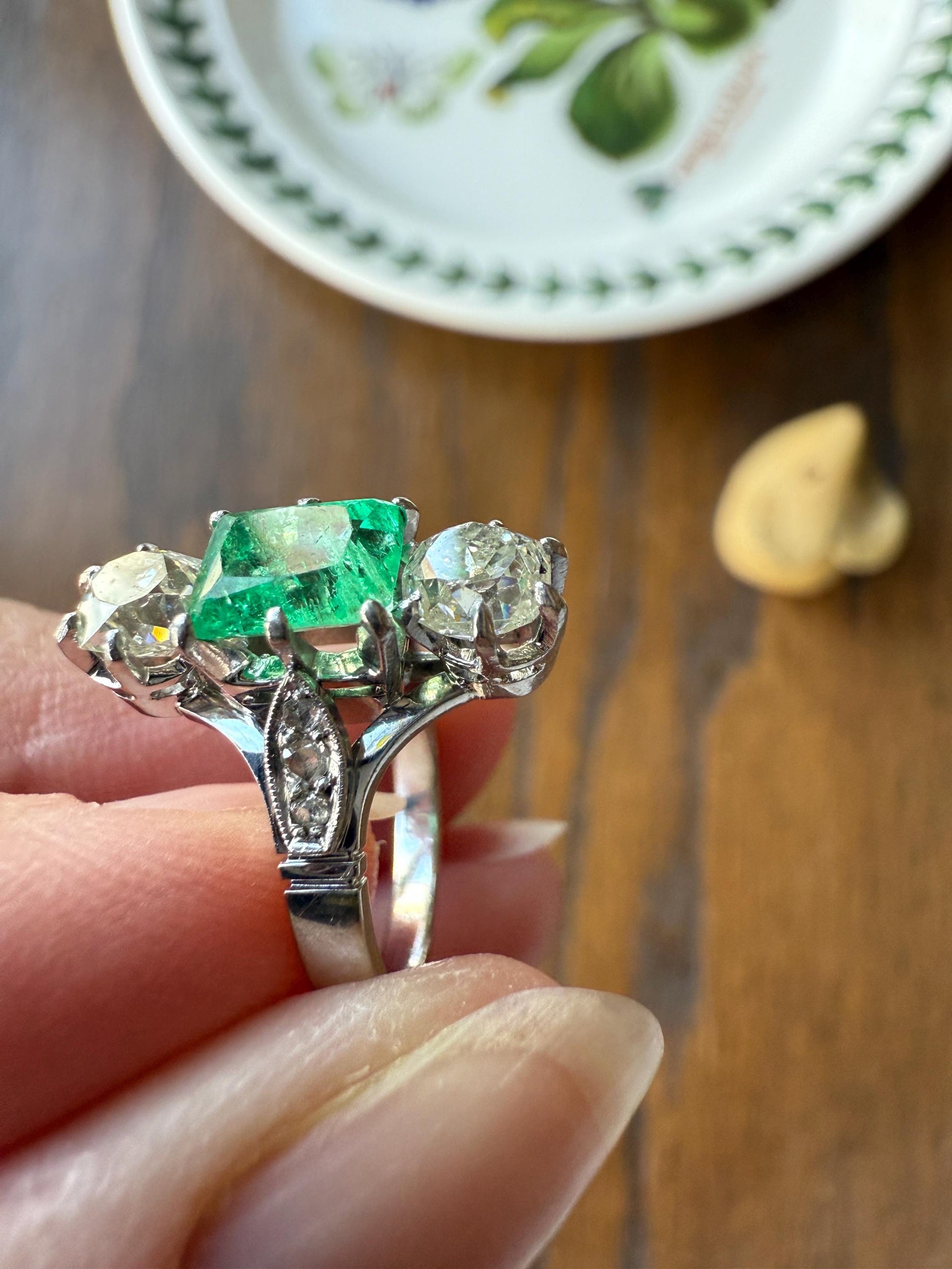 Art Deco Natural EMERALD 1 Carat Tdw Old Mine Cut DIAMOND Chunky Green Three Stone Ring Platinum & 18k White Gold French Geometric Pinky