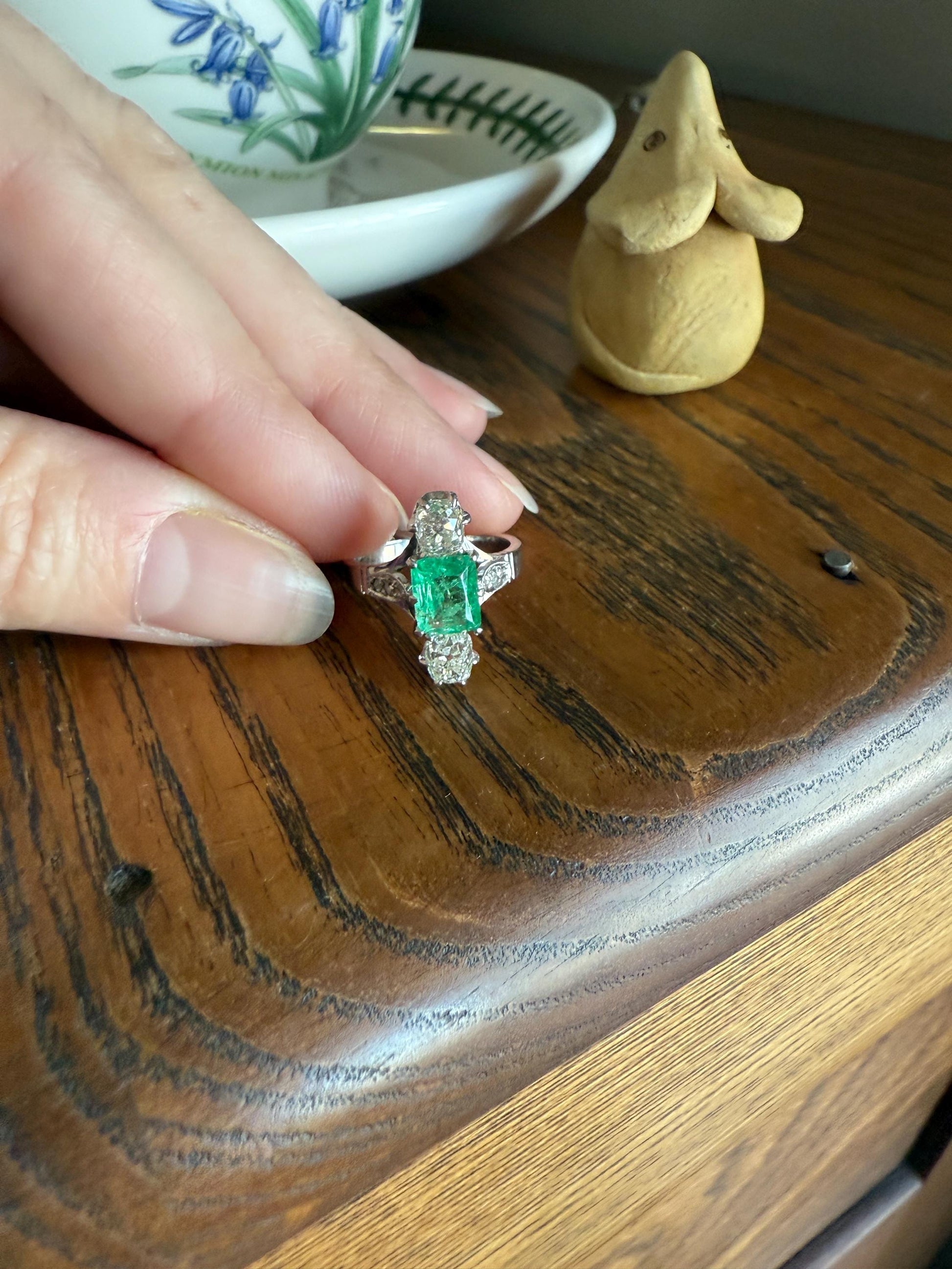 Art Deco Natural EMERALD 1 Carat Tdw Old Mine Cut DIAMOND Chunky Green Three Stone Ring Platinum & 18k White Gold French Geometric Pinky