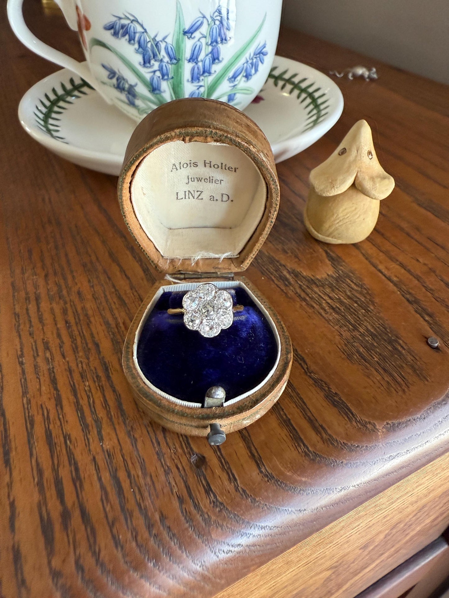 Vintage 1.9 Carat Old Mine Cut DIAMOND Daisy Flower Cluster Ring 18k Gold Art Deco Tall Domed Antique Seven Stone Bezel Setting Floral