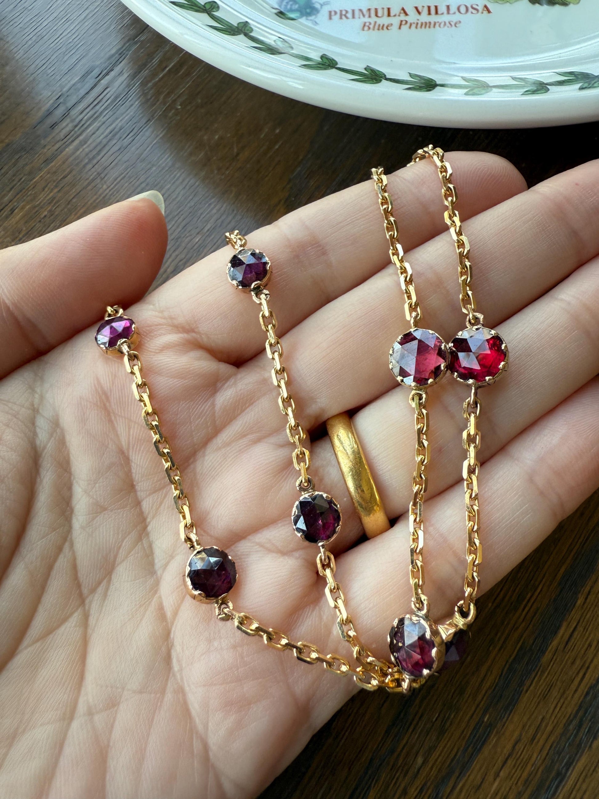 Gorgeous Perpignan GARNET Station Chain Necklace 18k Gold Bezel Set Pendants Rose Cut Closed Back Almandine Glowing Rare Pendant Holder