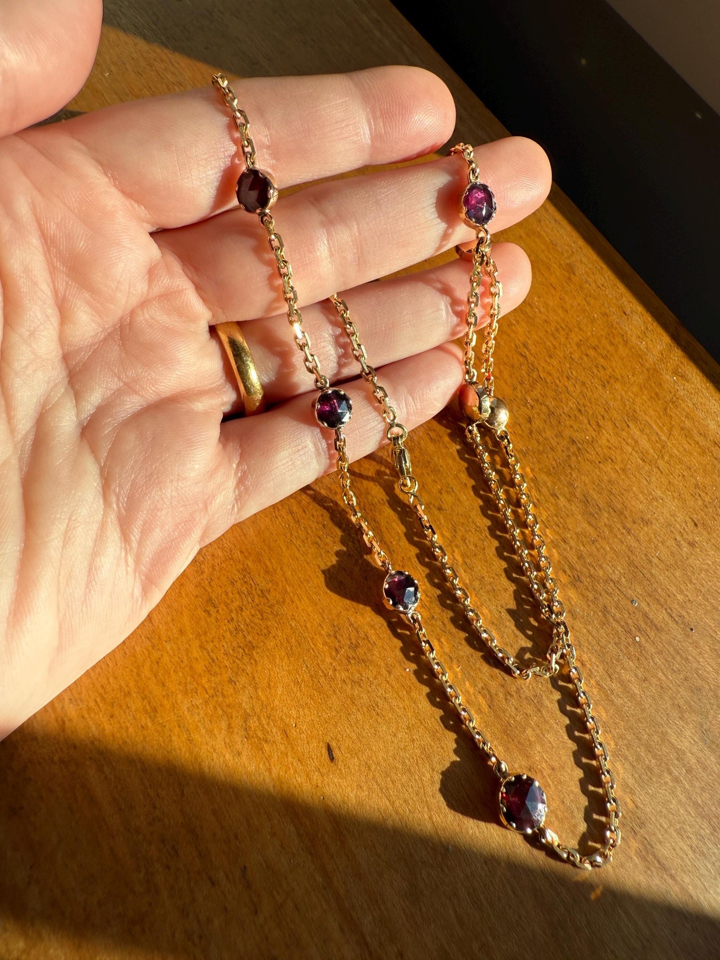 Gorgeous Perpignan GARNET Station Chain Necklace 18k Gold Bezel Set Pendants Rose Cut Closed Back Almandine Glowing Rare Pendant Holder