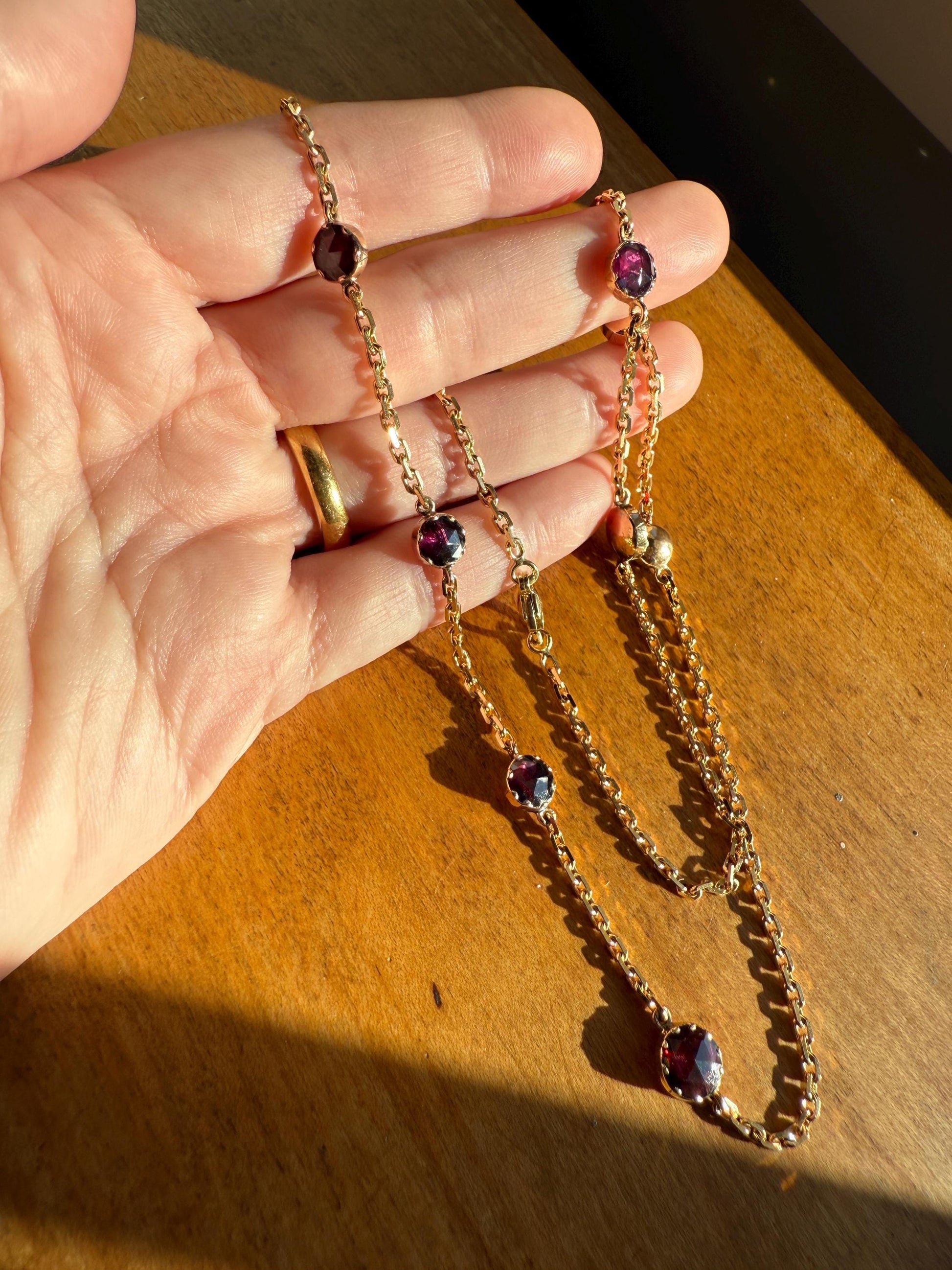 Gorgeous Perpignan GARNET Station Chain Necklace 18k Gold Bezel Set Pendants Rose Cut Closed Back Almandine Glowing Rare Pendant Holder