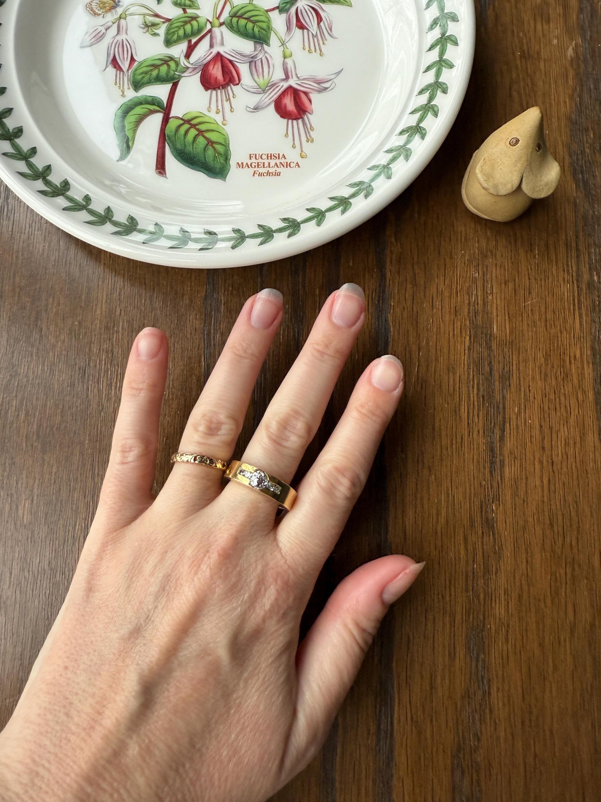 Chunky Unisex Eye Clean .9 Carat Ctw Old Mine Cut DIAMOND Cigar Band Heavy 8.2g 18k Gold Gypsy Ring Stacker Five Stone Vintage to Antique