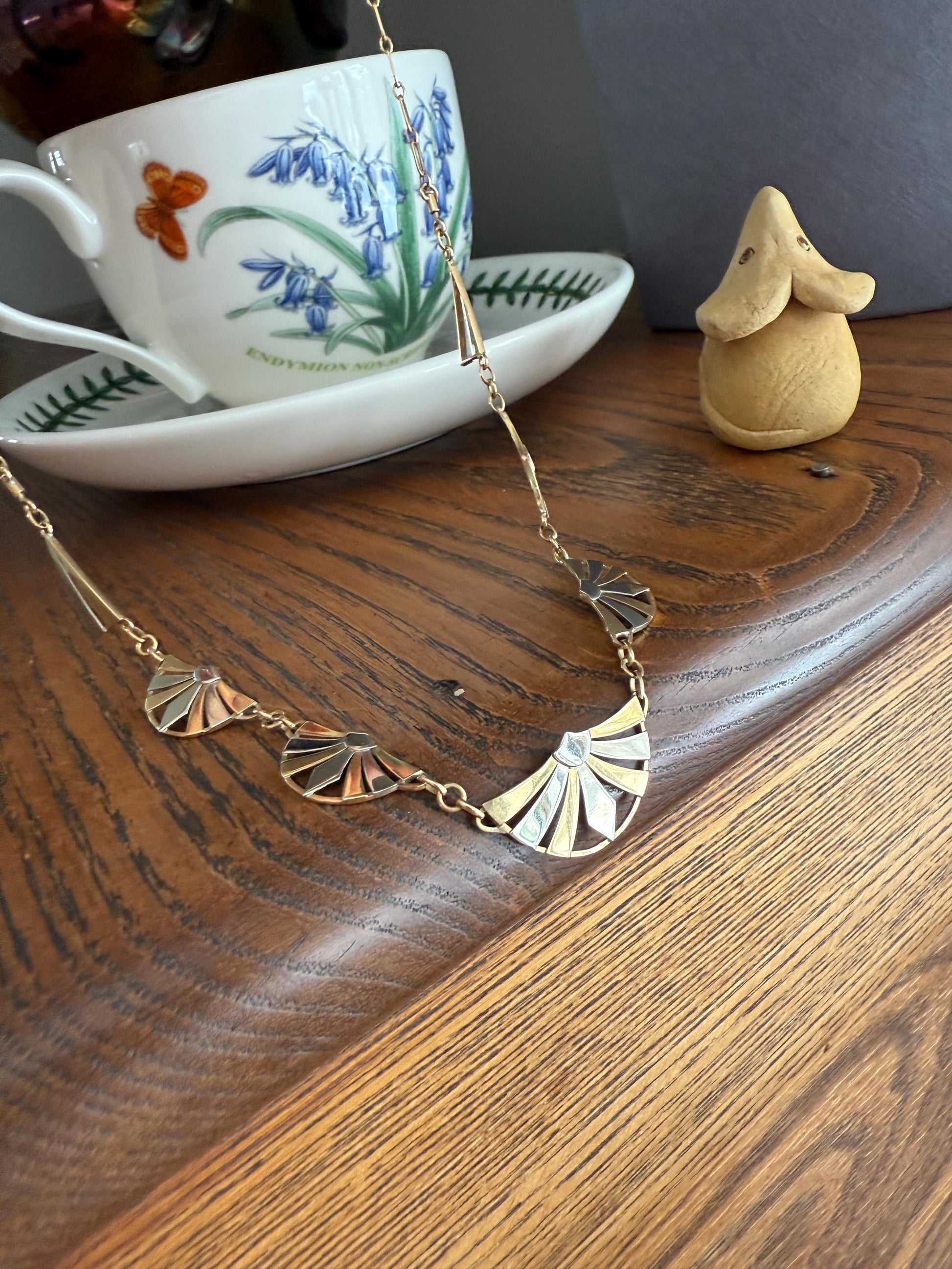 DAISIES French Art Deco Antique 18k Gold Floral Fan Two Tone Necklace Drapery Chain Collar Flower Pendants Figural