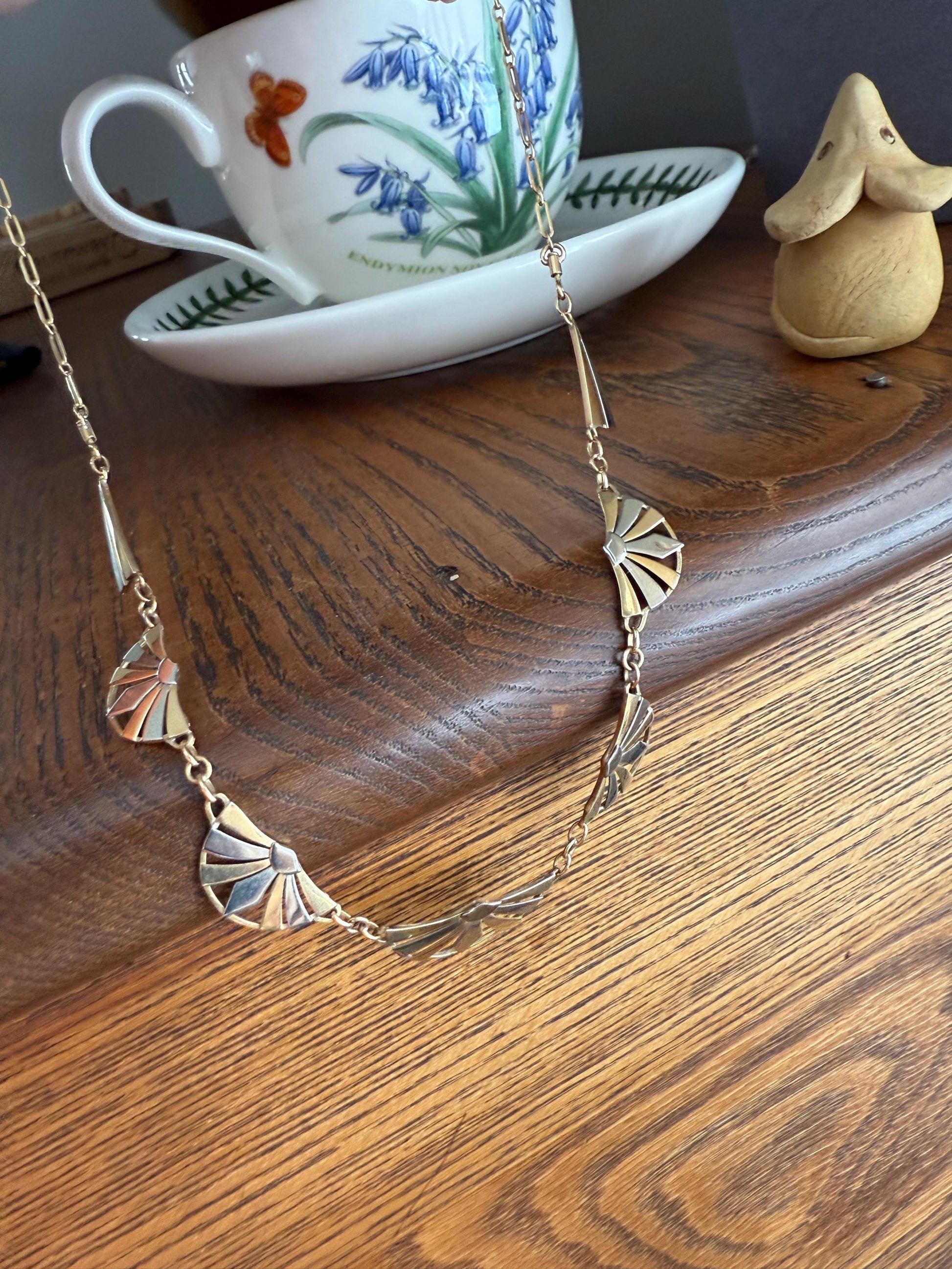 DAISIES French Art Deco Antique 18k Gold Floral Fan Two Tone Necklace Drapery Chain Collar Flower Pendants Figural