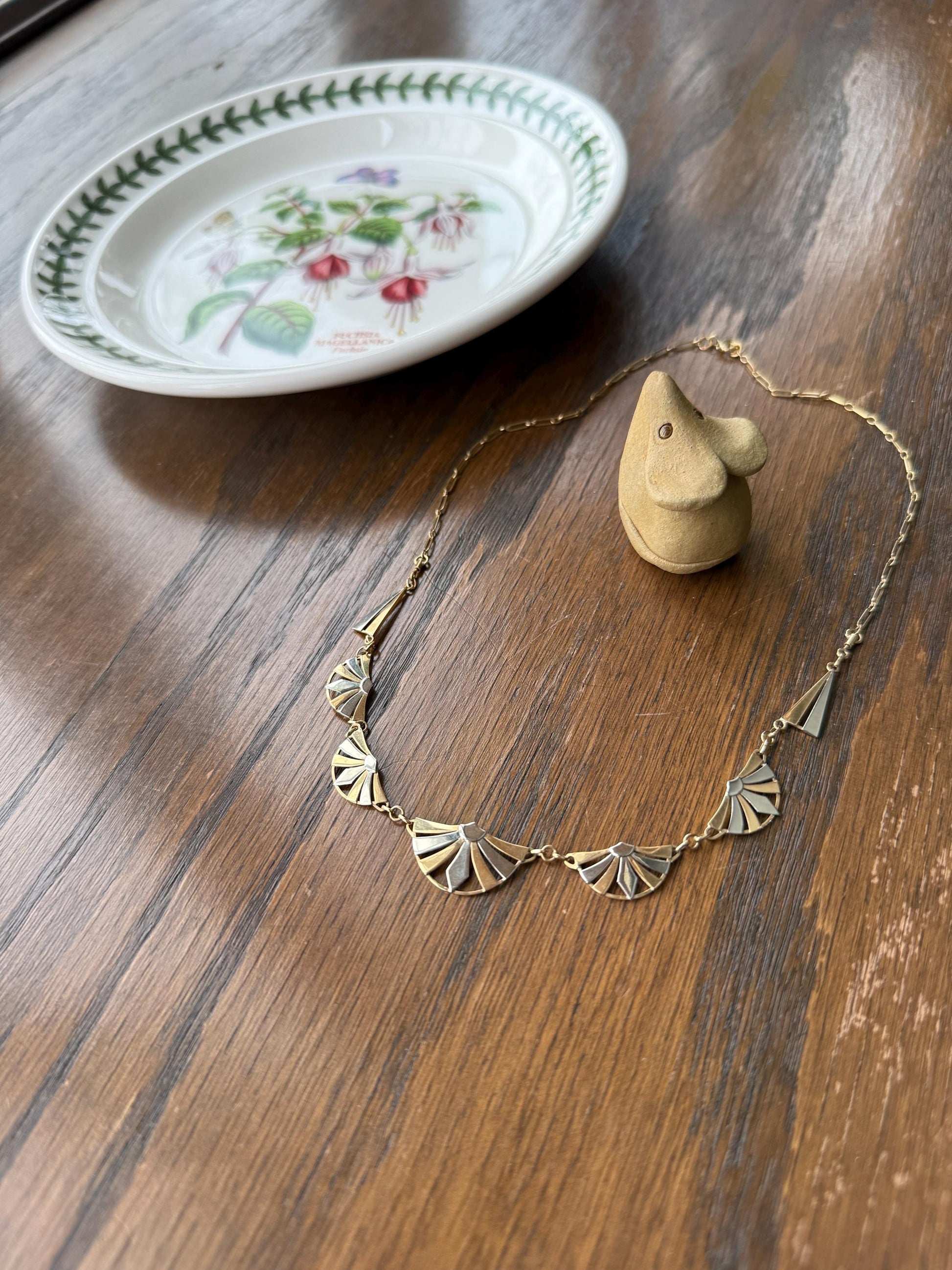 DAISIES French Art Deco Antique 18k Gold Floral Fan Two Tone Necklace Drapery Chain Collar Flower Pendants Figural