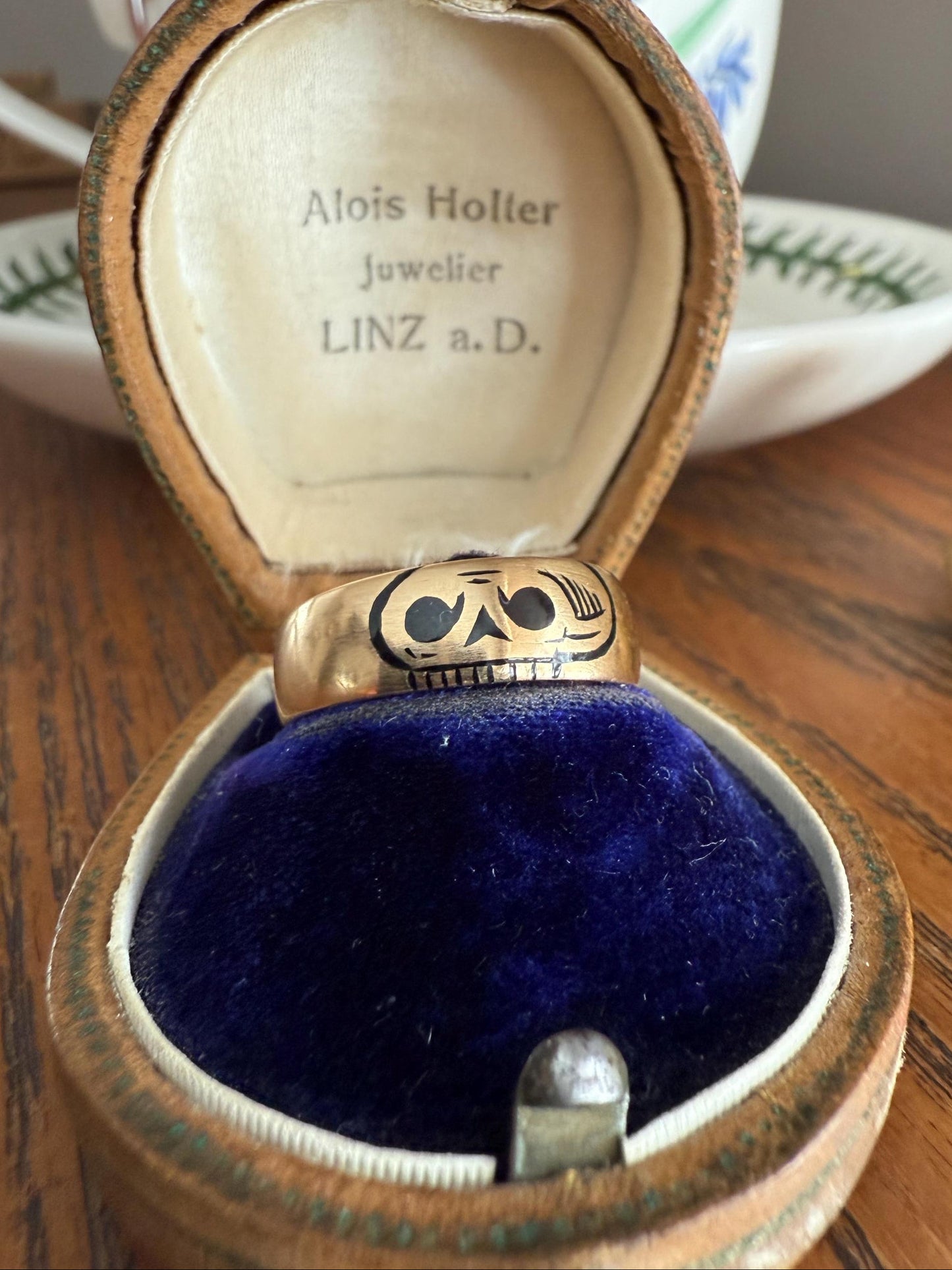 Pumpkinhead Rare Scottish Antique 18k Gold Solid Wedding Band Black Enamel Skull Memento Mori Ring