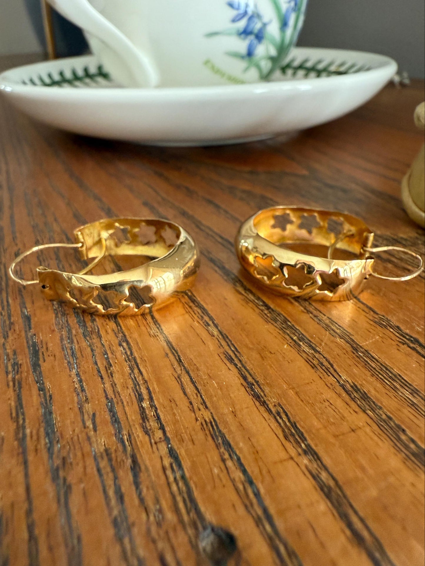 STAR Large Cutout Figural Creole Hoop Earrings French 18k Gold Vintage Chunky Retro Celestial