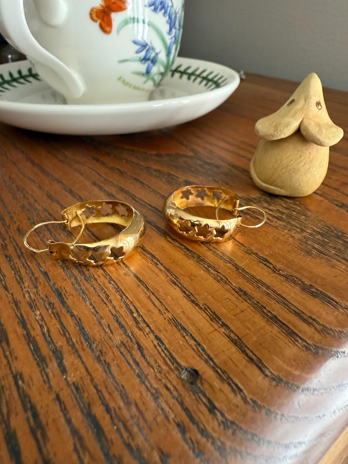 STAR Large Cutout Figural Creole Hoop Earrings French 18k Gold Vintage Chunky Retro Celestial