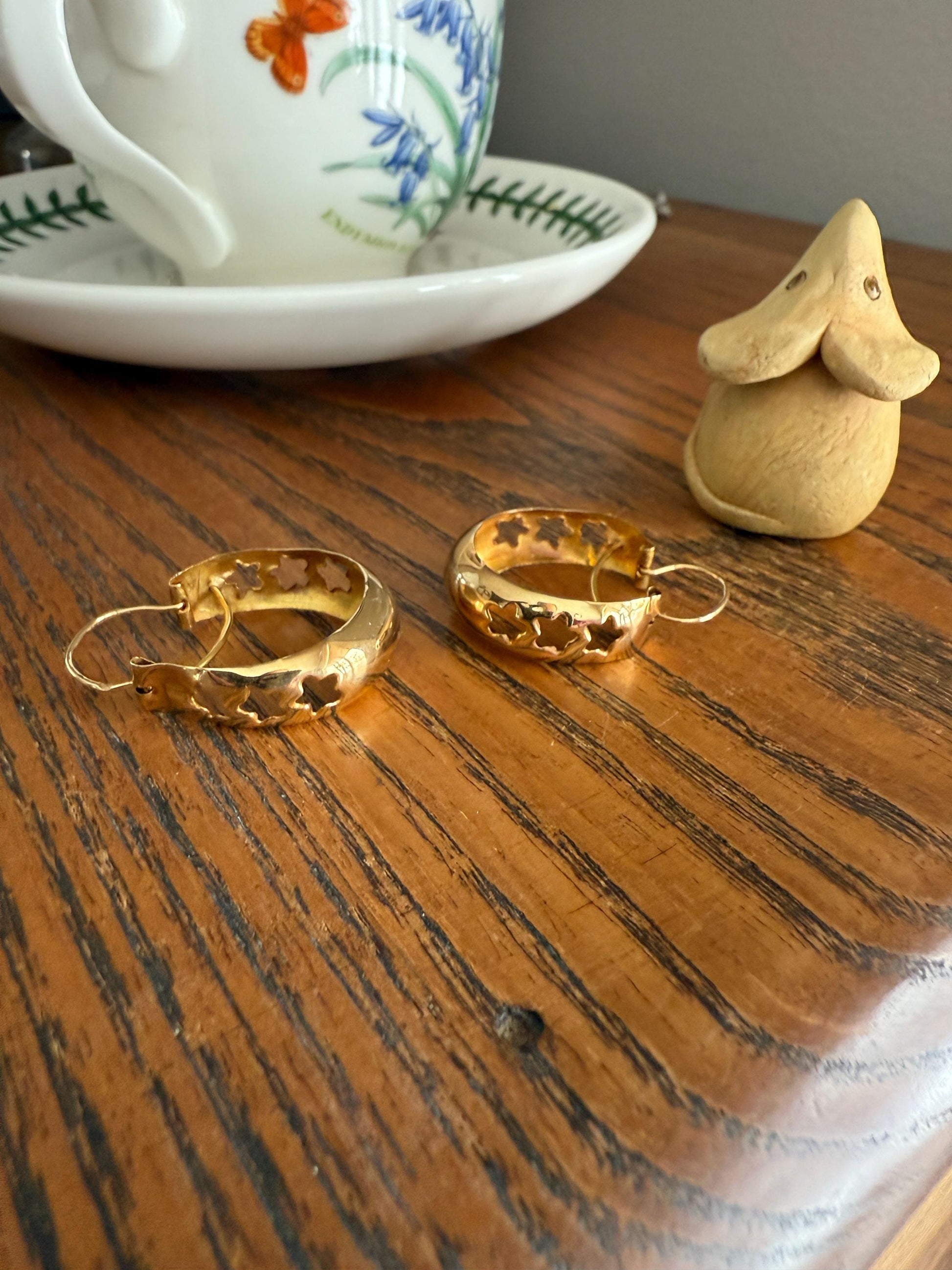 STAR Large Cutout Figural Creole Hoop Earrings French 18k Gold Vintage Chunky Retro Celestial