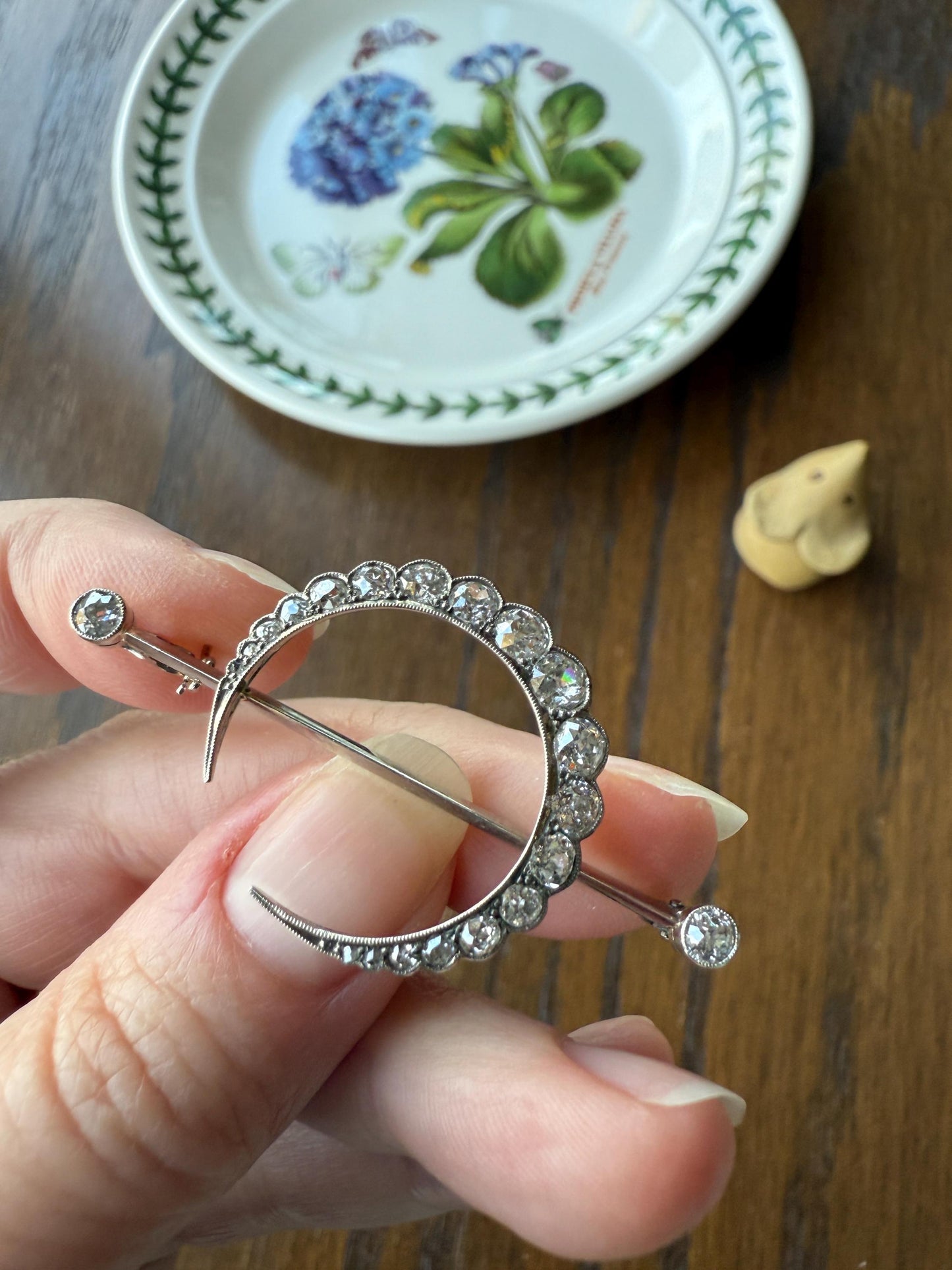 MOON Crescent Scalloped Brooch 2 Carat Old Mine DIAMOND 9k White Gold Extender Connector Pendant Pin Charm Holder Figural Celestial Milgrain