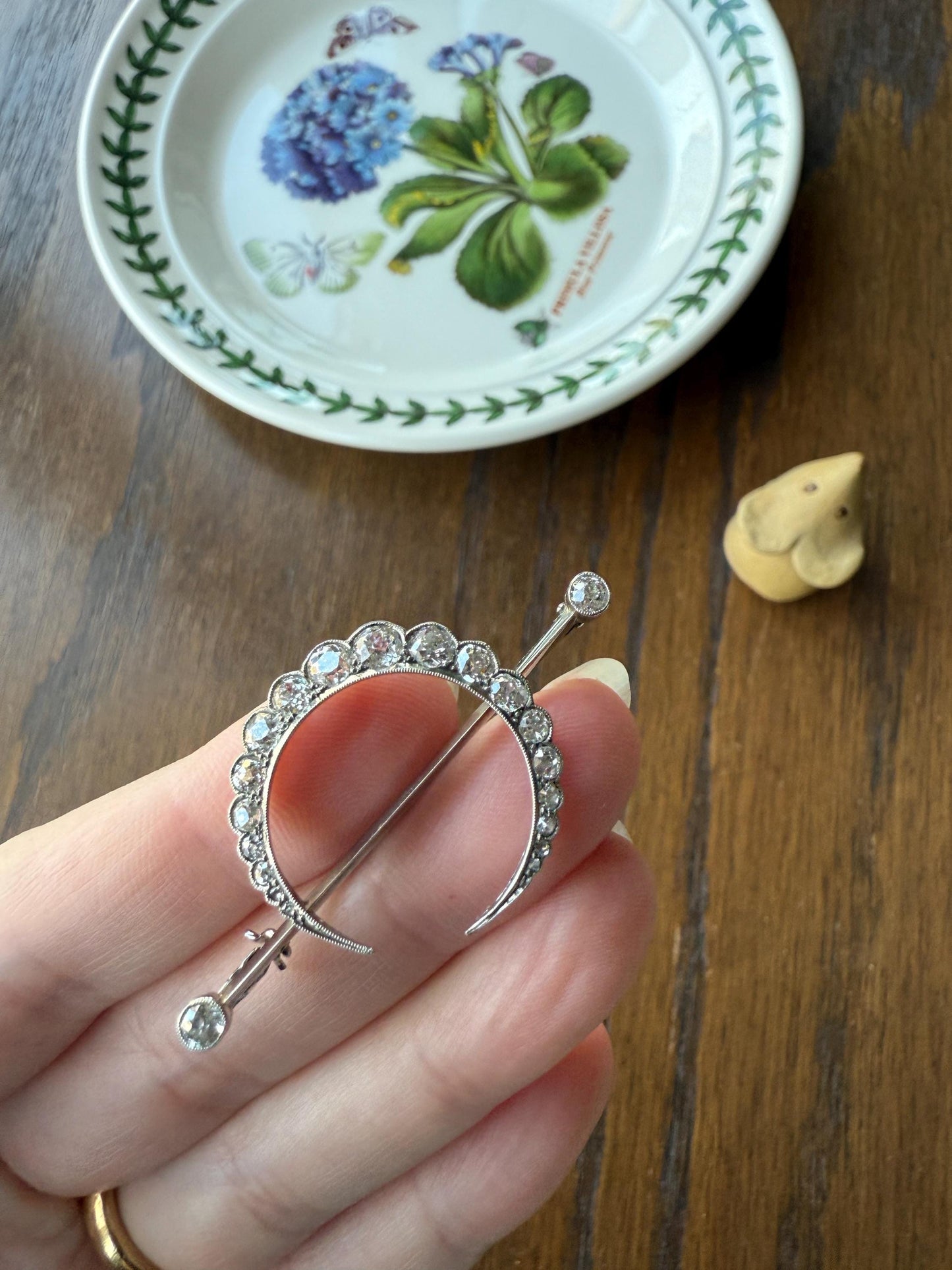 MOON Crescent Scalloped Brooch 2 Carat Old Mine DIAMOND 9k White Gold Extender Connector Pendant Pin Charm Holder Figural Celestial Milgrain