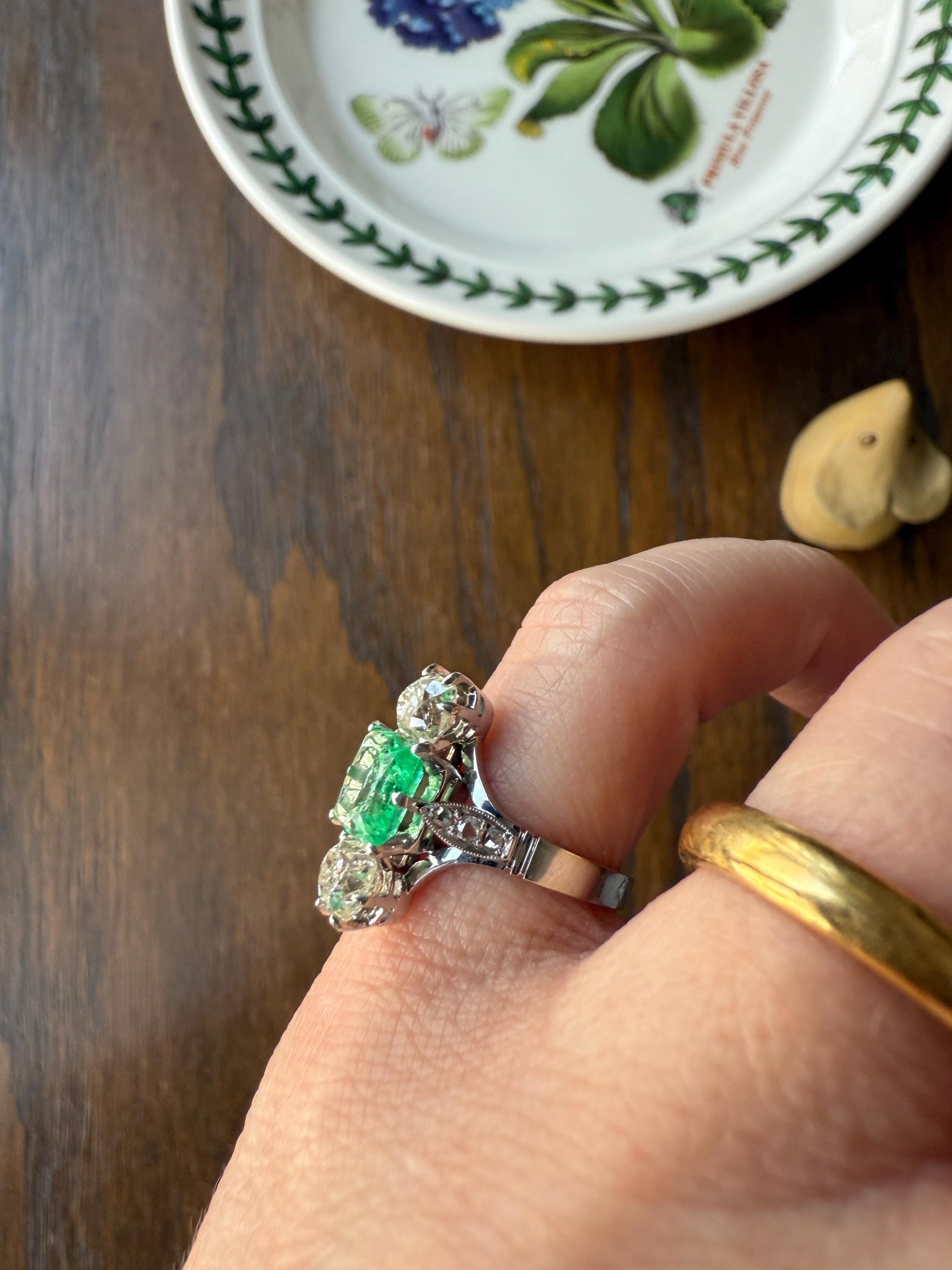 Art Deco Natural EMERALD 1 Carat Tdw Old Mine Cut DIAMOND Chunky Green Three Stone Ring Platinum & 18k White Gold French Geometric Pinky