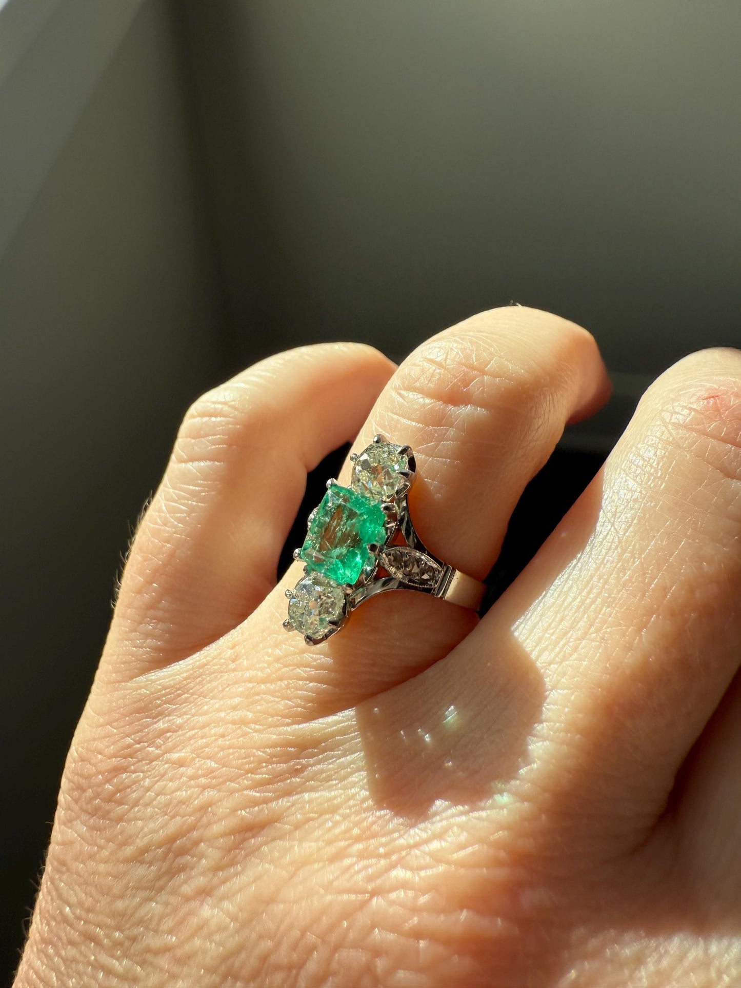 Art Deco Natural EMERALD 1 Carat Tdw Old Mine Cut DIAMOND Chunky Green Three Stone Ring Platinum & 18k White Gold French Geometric Pinky
