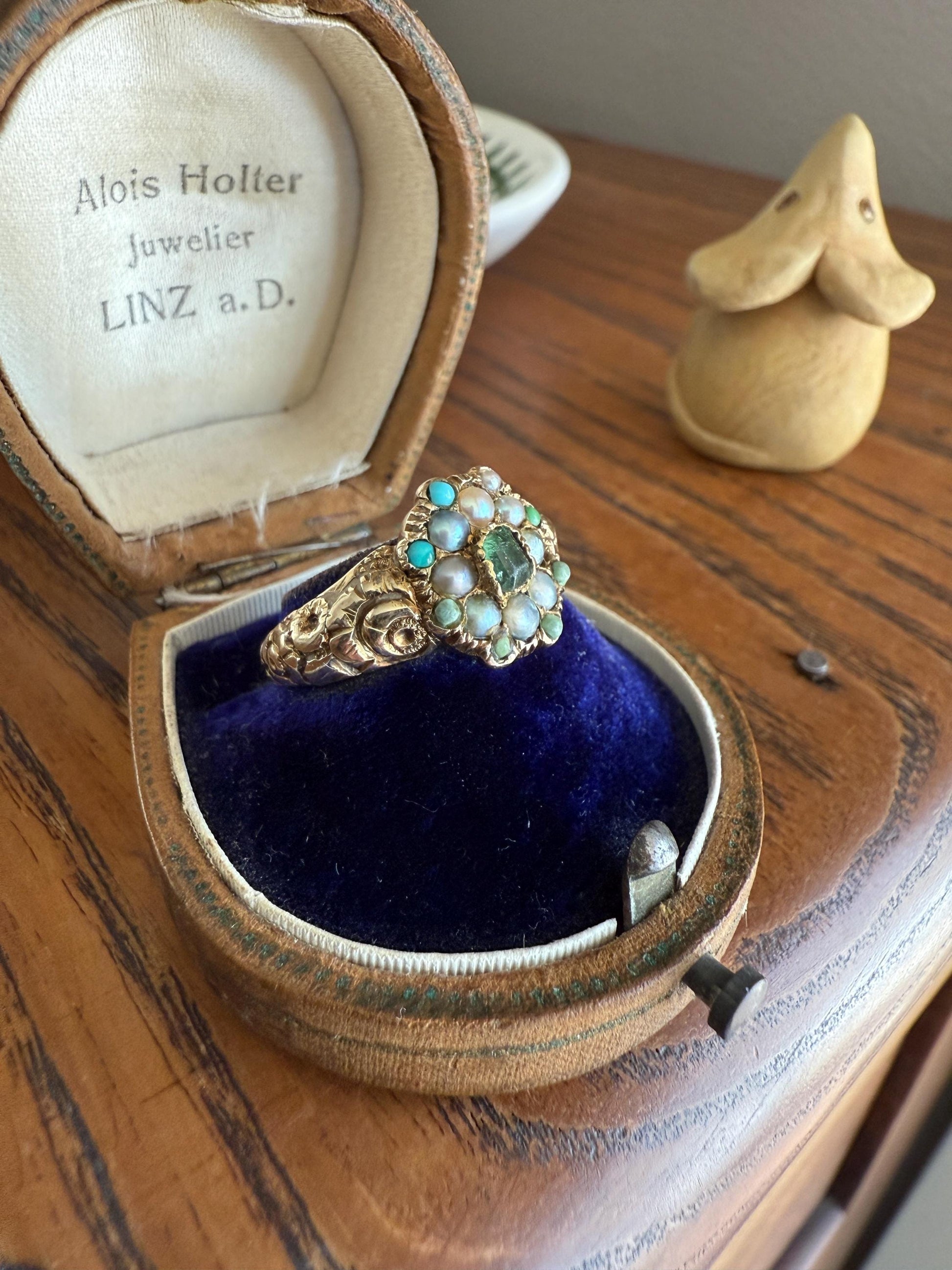 EMERALD Pearl Turquoise Georgian 10k Gold Ring Green White Floral Bouquet Embossed Shoulders Ornate Stacker Cluster