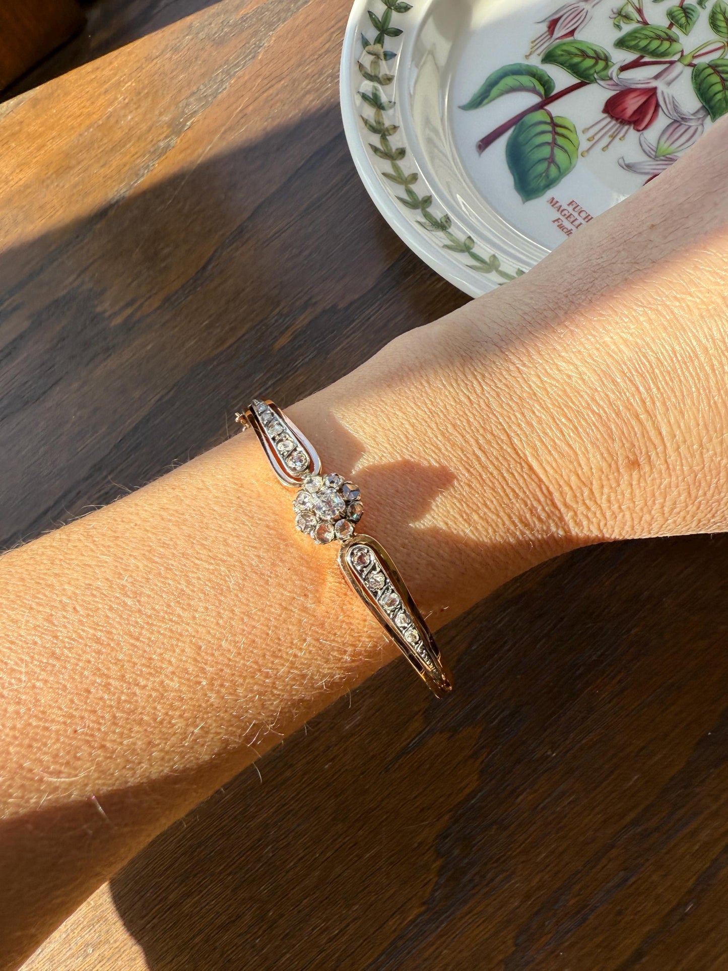 ANTIQUE 1.5Ctw Daisy CLUSTER Old Mine & Rose Cut DIAMONDS French Hinged Bangle Bracelet 18k Gold Silver Belle Epoque OmC Victorian Hallmark