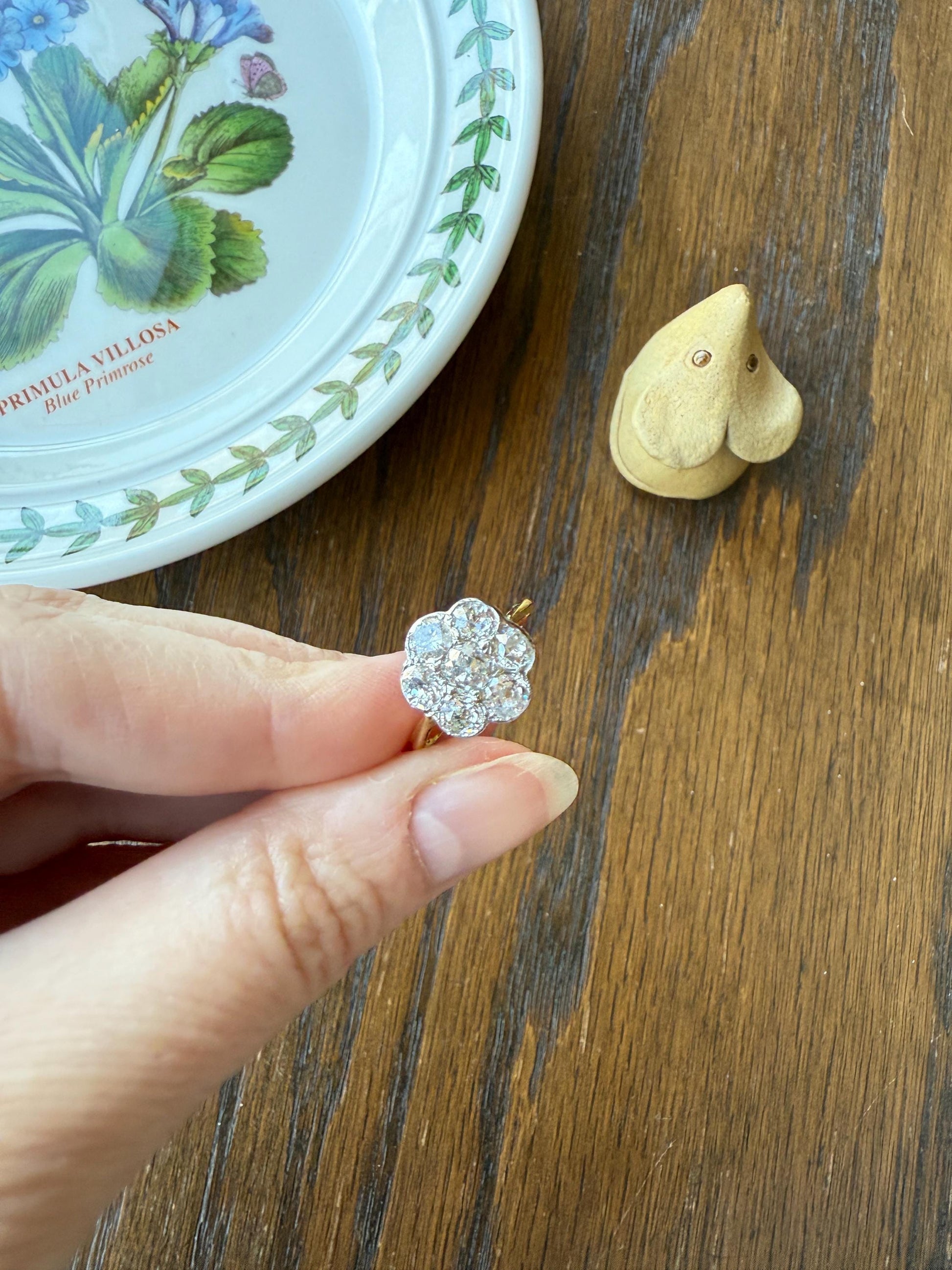 Vintage 1.9 Carat Old Mine Cut DIAMOND Daisy Flower Cluster Ring 18k Gold Art Deco Tall Domed Antique Seven Stone Bezel Setting Floral