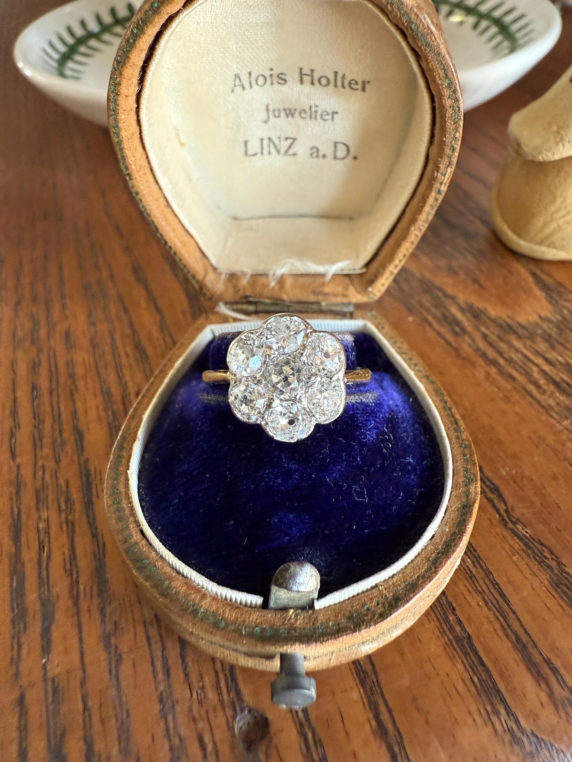 Vintage 1.9 Carat Old Mine Cut DIAMOND Daisy Flower Cluster Ring 18k Gold Art Deco Tall Domed Antique Seven Stone Bezel Setting Floral