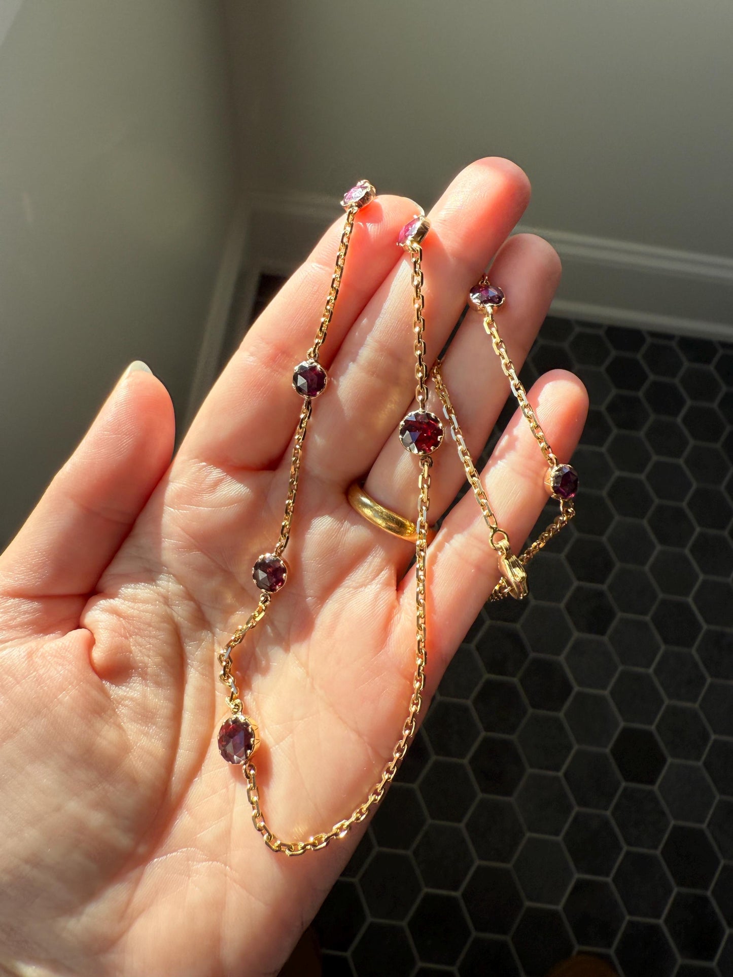 Gorgeous Perpignan GARNET Station Chain Necklace 18k Gold Bezel Set Pendants Rose Cut Closed Back Almandine Glowing Rare Pendant Holder