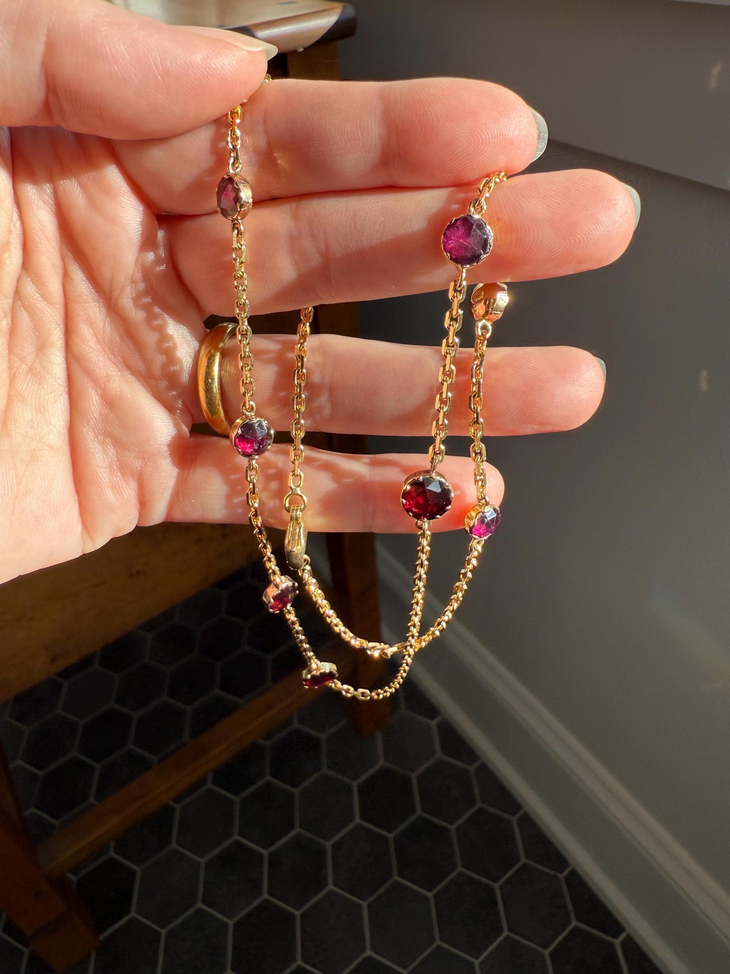 Gorgeous Perpignan GARNET Station Chain Necklace 18k Gold Bezel Set Pendants Rose Cut Closed Back Almandine Glowing Rare Pendant Holder