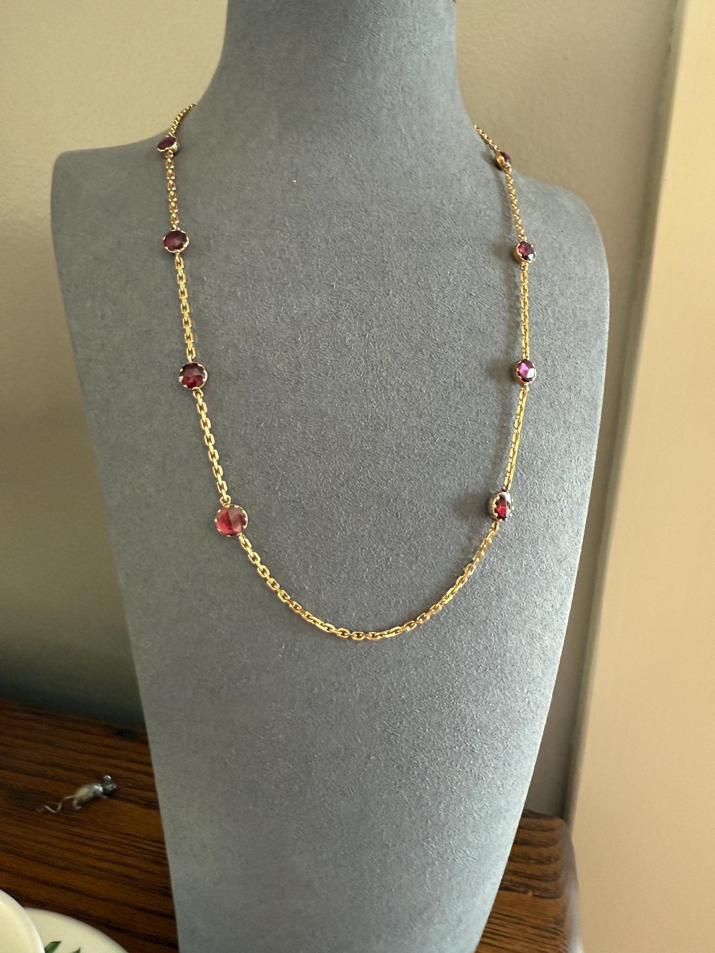 Gorgeous Perpignan GARNET Station Chain Necklace 18k Gold Bezel Set Pendants Rose Cut Closed Back Almandine Glowing Rare Pendant Holder