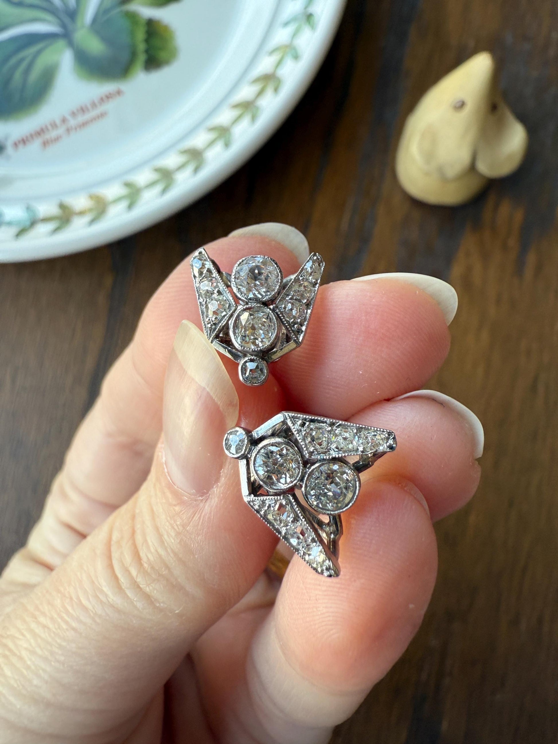 GEOMETRIC Art Deco 1 Carat Old Mine Cut Diamond 18k White Gold Stud Vintage Earrings Architectural Triangle Bezel Set Milgrain Studs