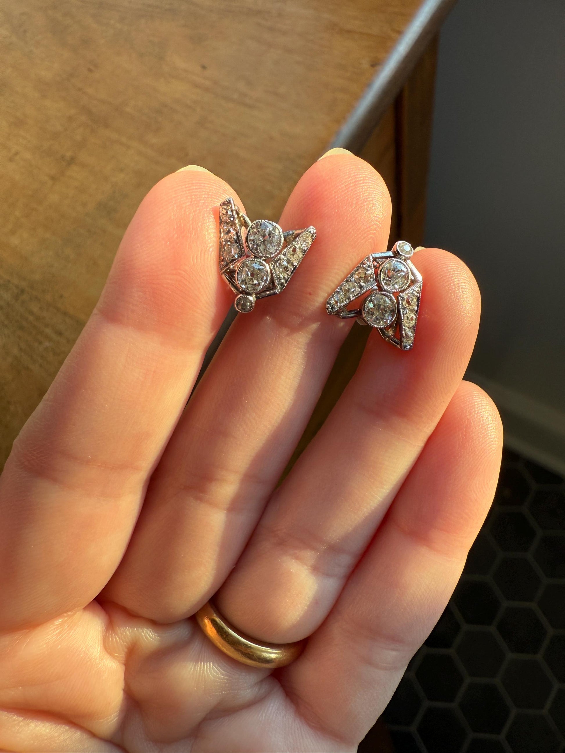 GEOMETRIC Art Deco 1 Carat Old Mine Cut Diamond 18k White Gold Stud Vintage Earrings Architectural Triangle Bezel Set Milgrain Studs