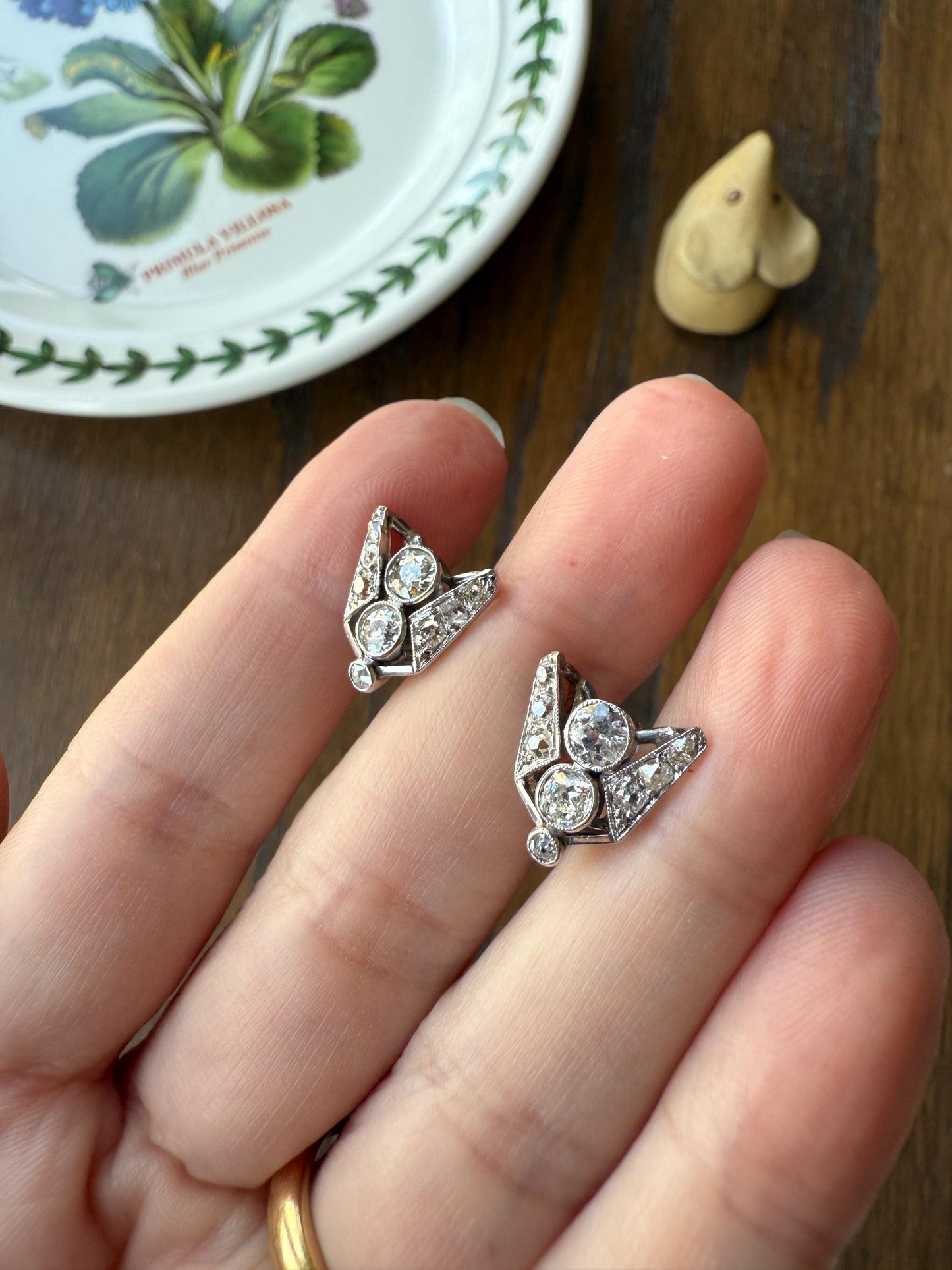 GEOMETRIC Art Deco 1 Carat Old Mine Cut Diamond 18k White Gold Stud Vintage Earrings Architectural Triangle Bezel Set Milgrain Studs