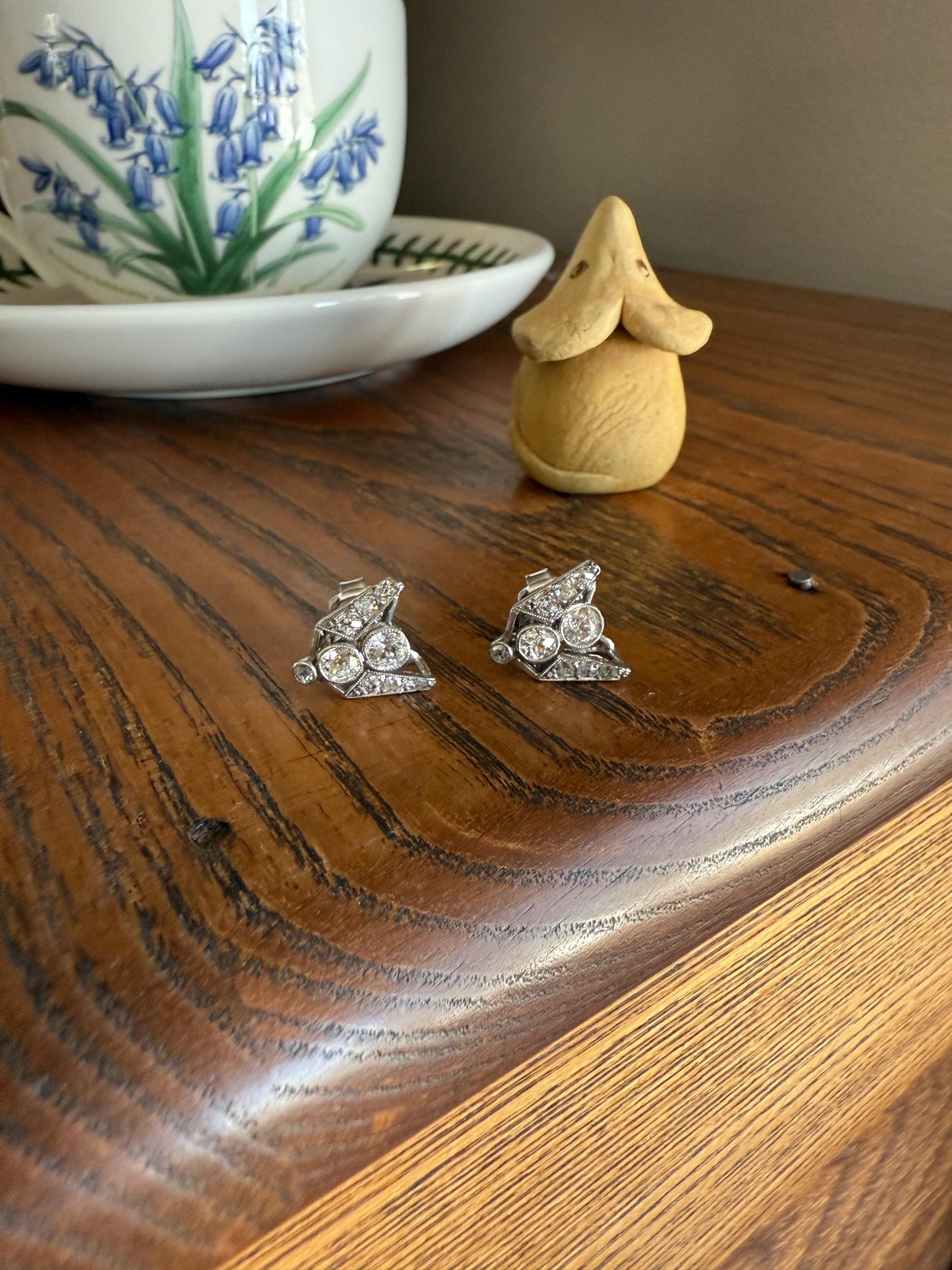GEOMETRIC Art Deco 1 Carat Old Mine Cut Diamond 18k White Gold Stud Vintage Earrings Architectural Triangle Bezel Set Milgrain Studs