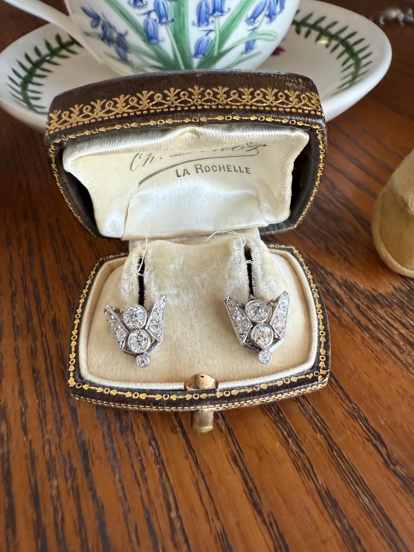 GEOMETRIC Art Deco 1 Carat Old Mine Cut Diamond 18k White Gold Stud Vintage Earrings Architectural Triangle Bezel Set Milgrain Studs