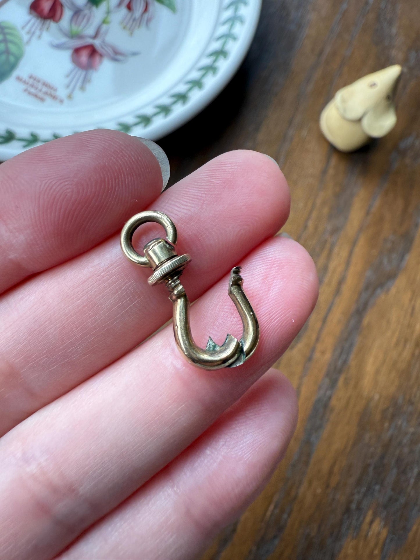 ANTIQUE 2.1g 14k GOLD Solid Victorian Screw Bolt Dog Clip Clasp Pendant Swivel Holder Connector Neckmess Neckstack Parts