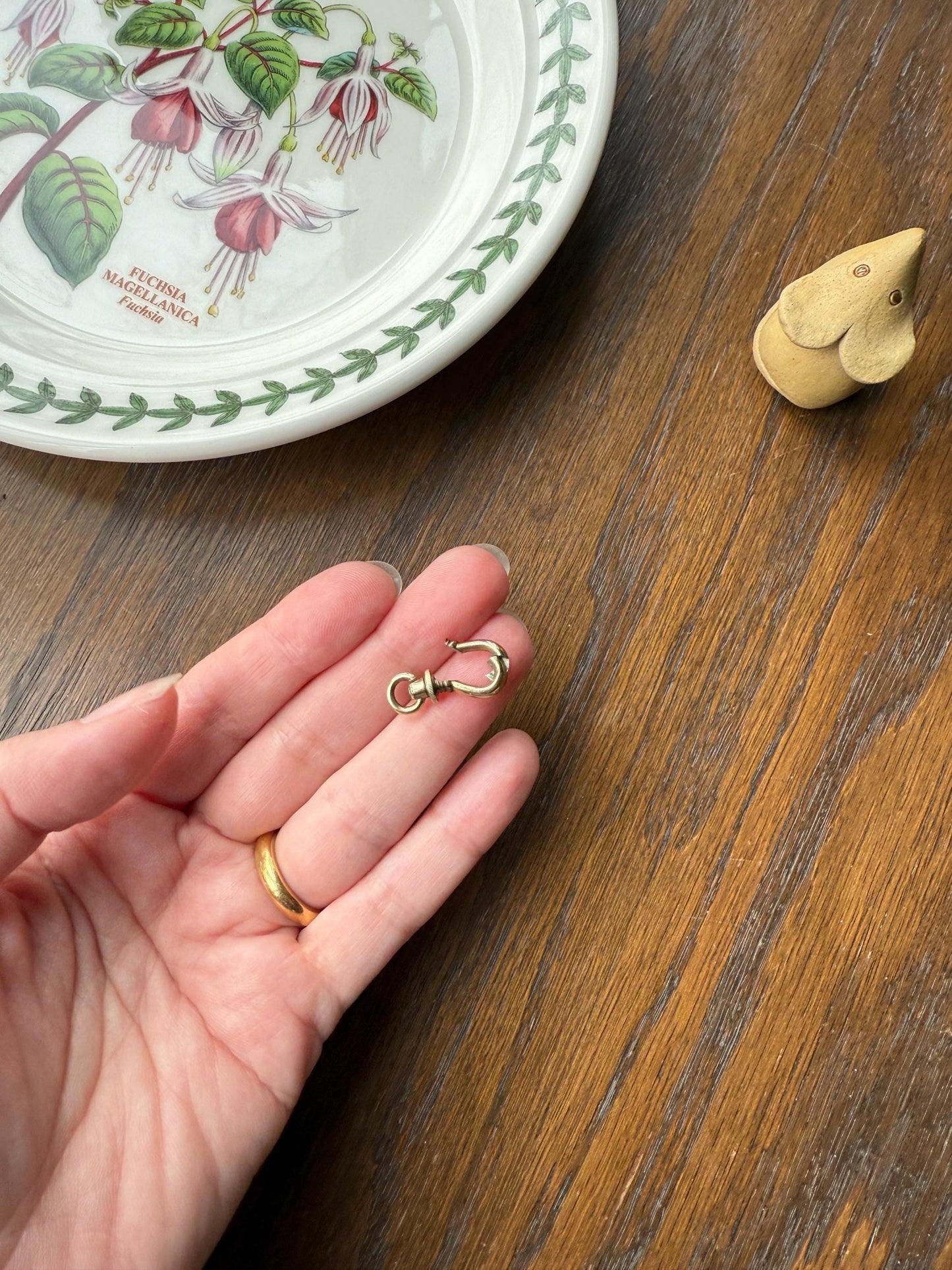 ANTIQUE 2.1g 14k GOLD Solid Victorian Screw Bolt Dog Clip Clasp Pendant Swivel Holder Connector Neckmess Neckstack Parts