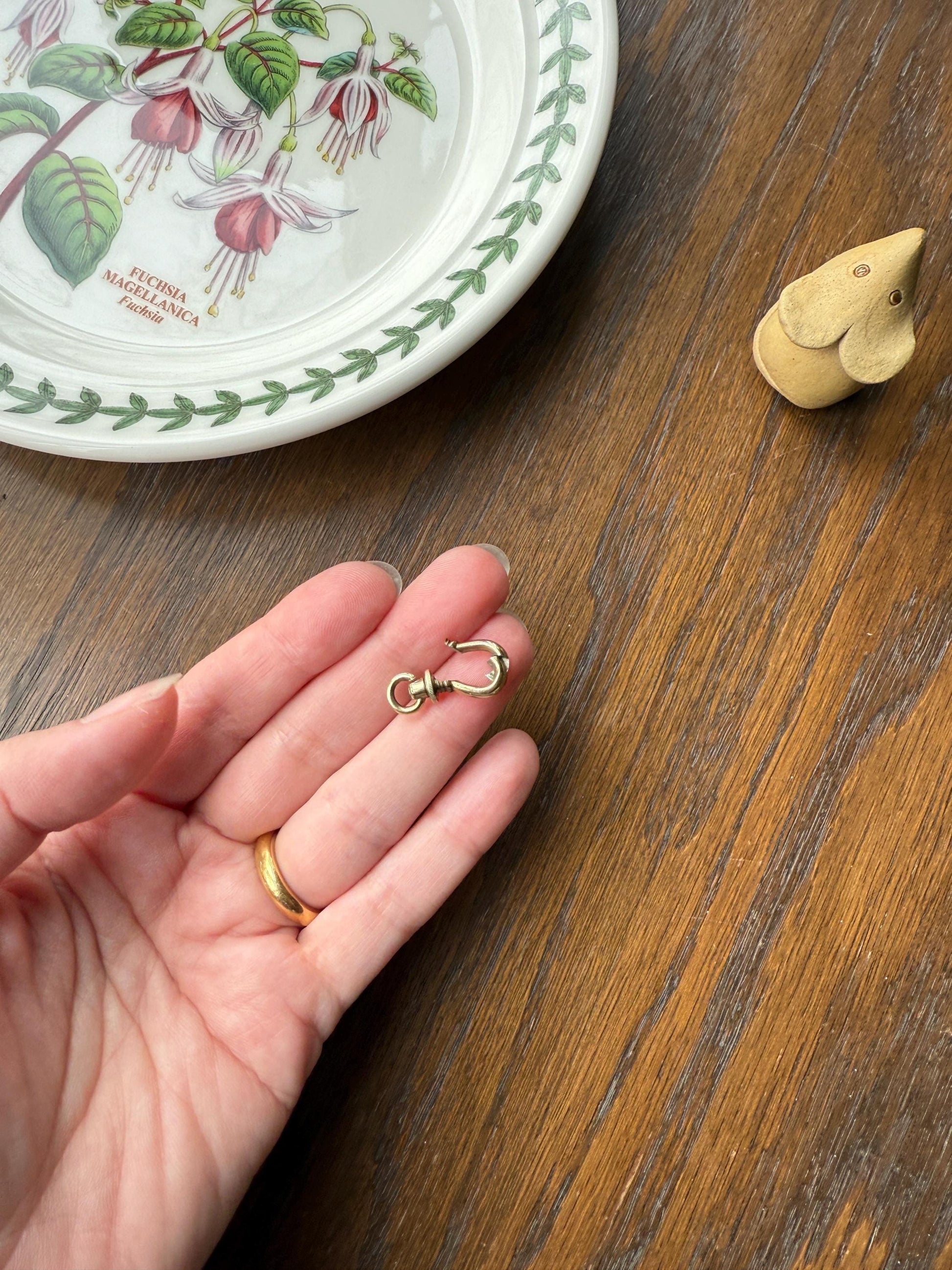 ANTIQUE 2.1g 14k GOLD Solid Victorian Screw Bolt Dog Clip Clasp Pendant Swivel Holder Connector Neckmess Neckstack Parts