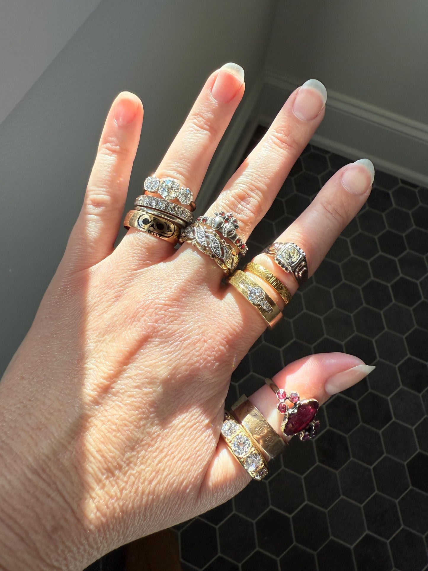 Antique " Minne " MEMORY Souvenir c1860 23k Gold Solid Victorian Band Ring Stacker Hand Engraved