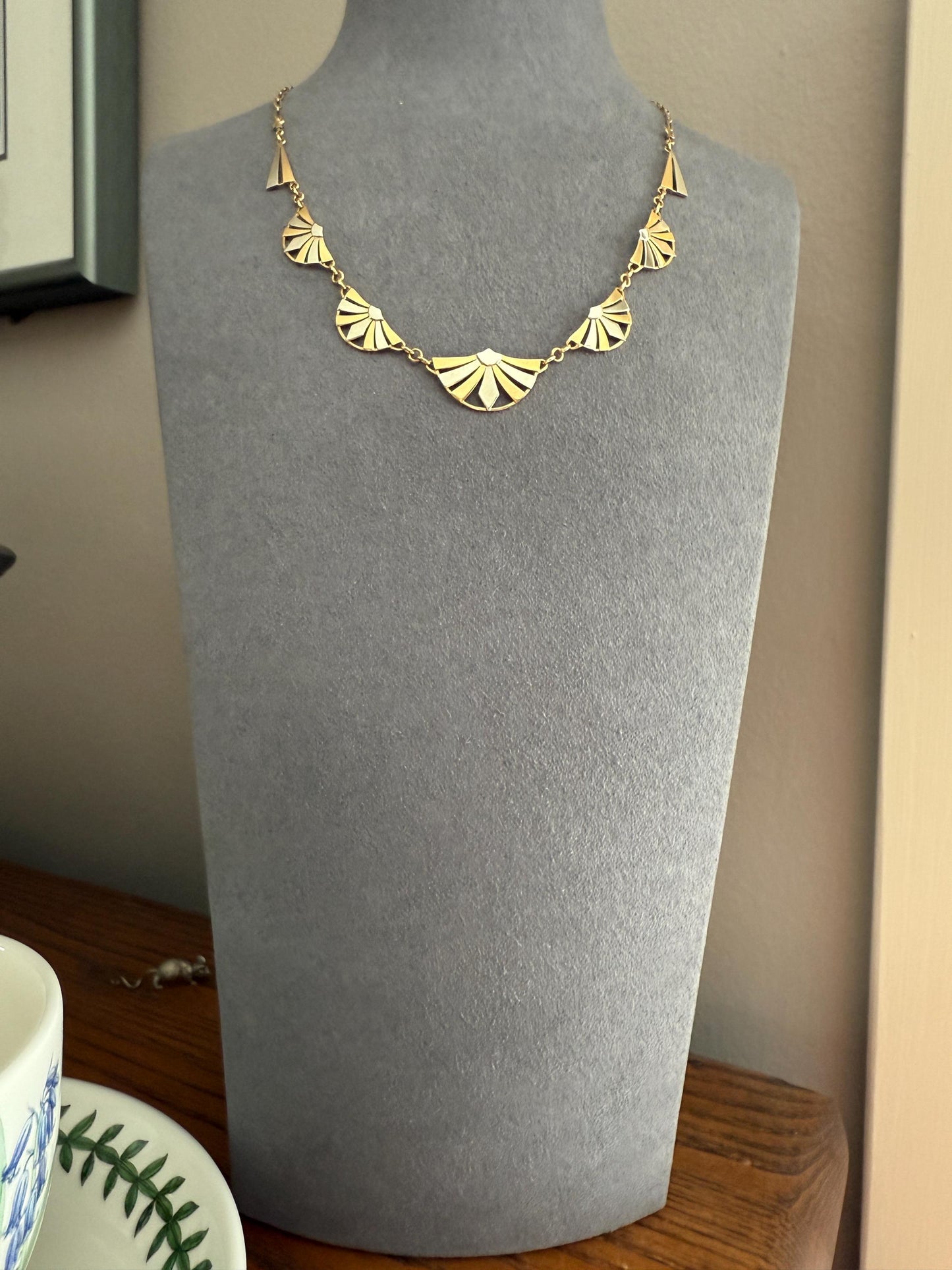 DAISIES French Art Deco Antique 18k Gold Floral Fan Two Tone Necklace Drapery Chain Collar Flower Pendants Figural