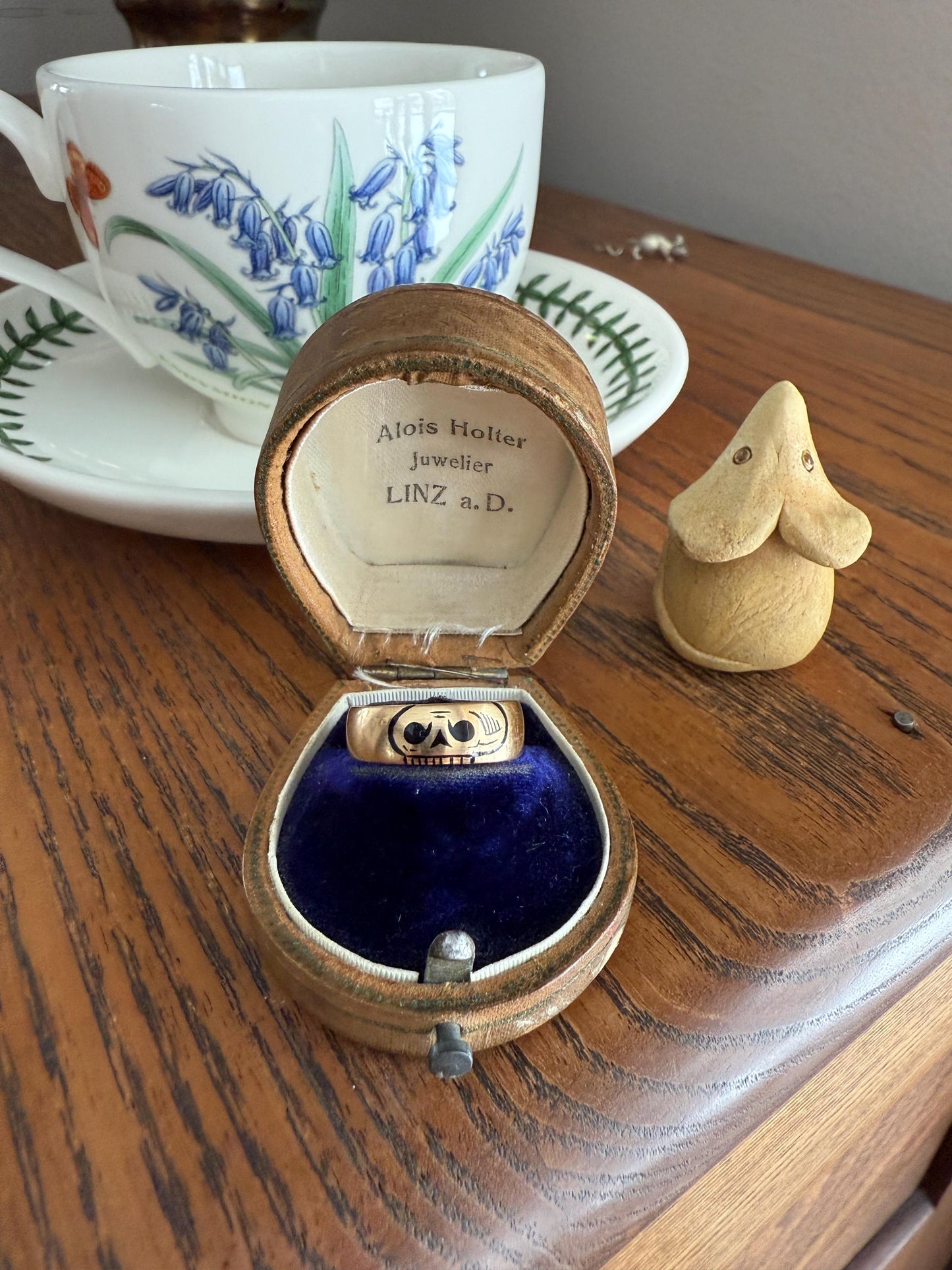 Pumpkinhead Rare Scottish Antique 18k Gold Solid Wedding Band Black Enamel Skull Memento Mori Ring