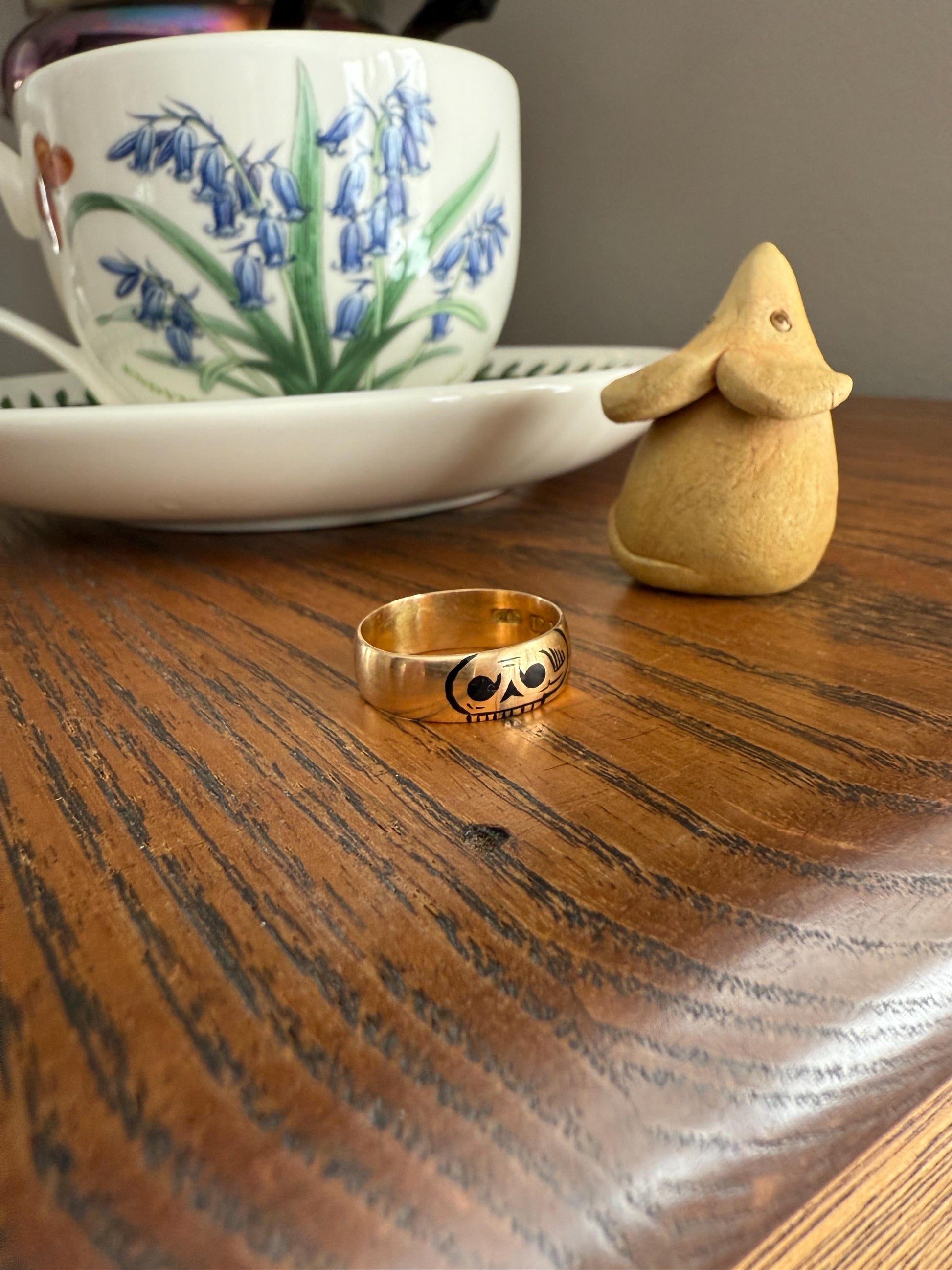 Pumpkinhead Rare Scottish Antique 18k Gold Solid Wedding Band Black Enamel Skull Memento Mori Ring