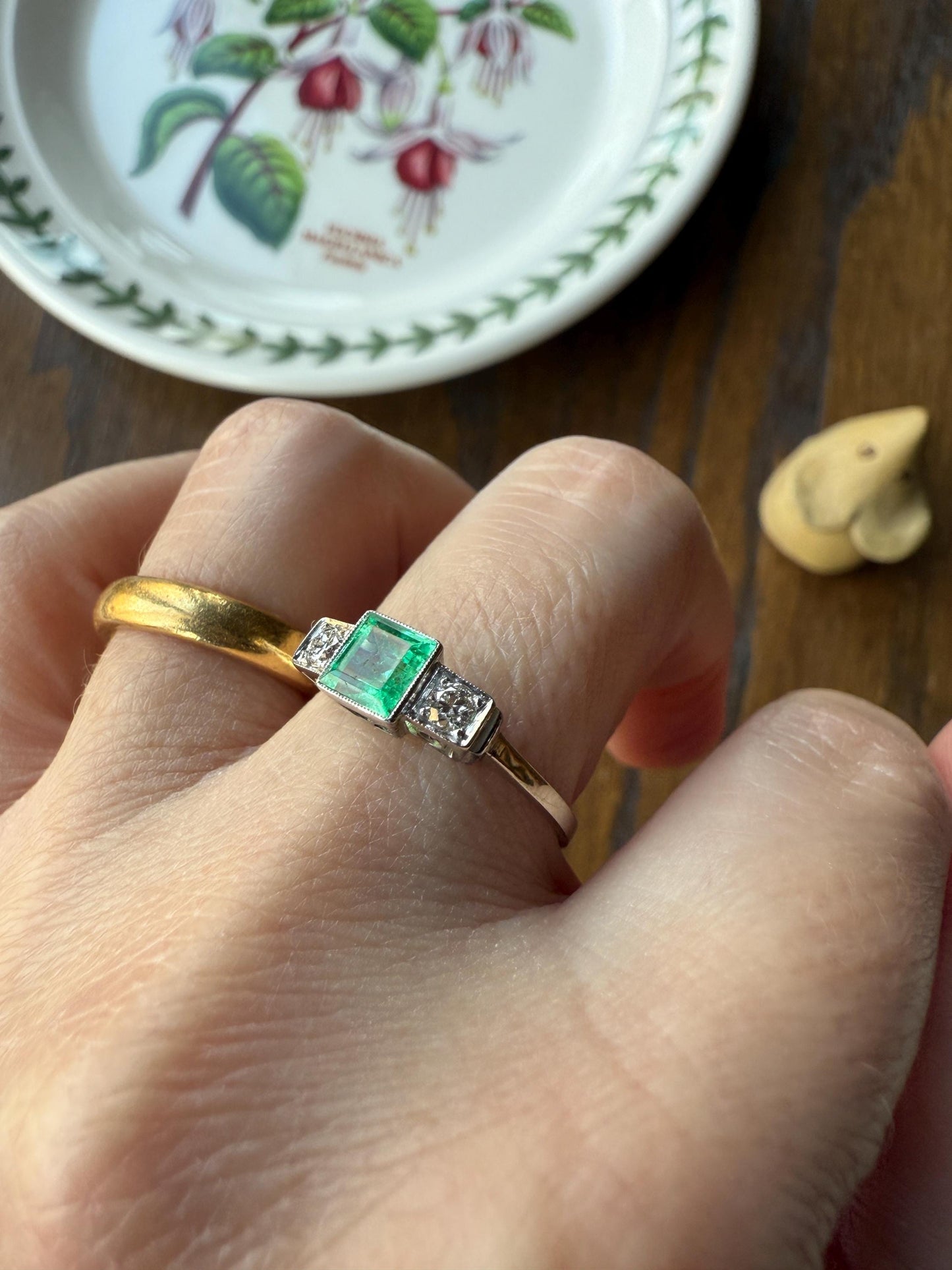 Art Deco Natural EMERALD Old Mine Cut DIAMOND Three Stone Ring 18k White Gold Band Green Milgrain Trinity Ornate Filigree