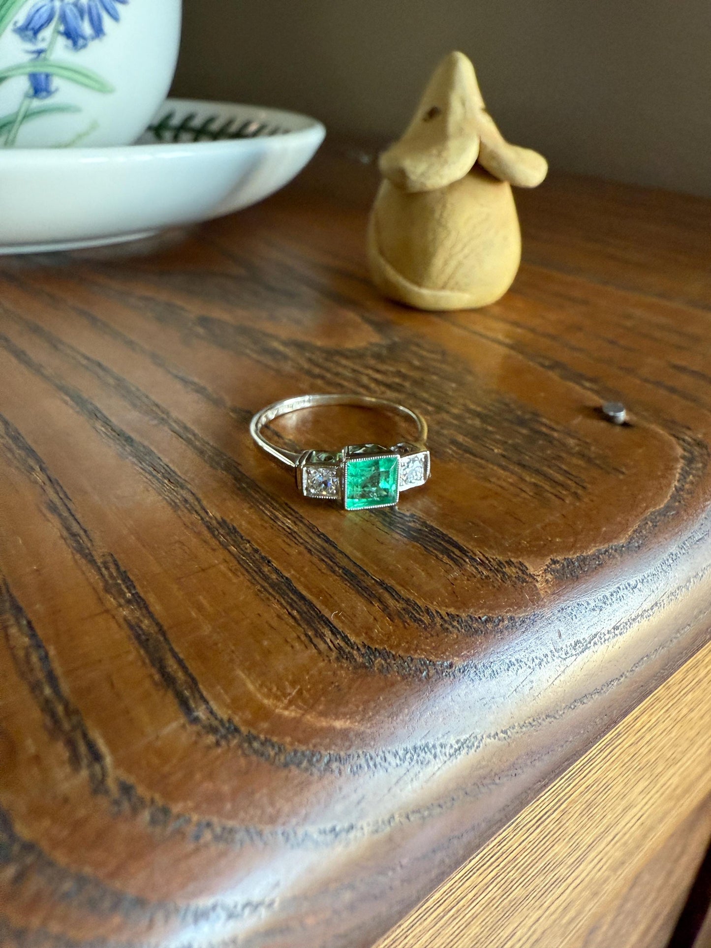 Art Deco Natural EMERALD Old Mine Cut DIAMOND Three Stone Ring 18k White Gold Band Green Milgrain Trinity Ornate Filigree