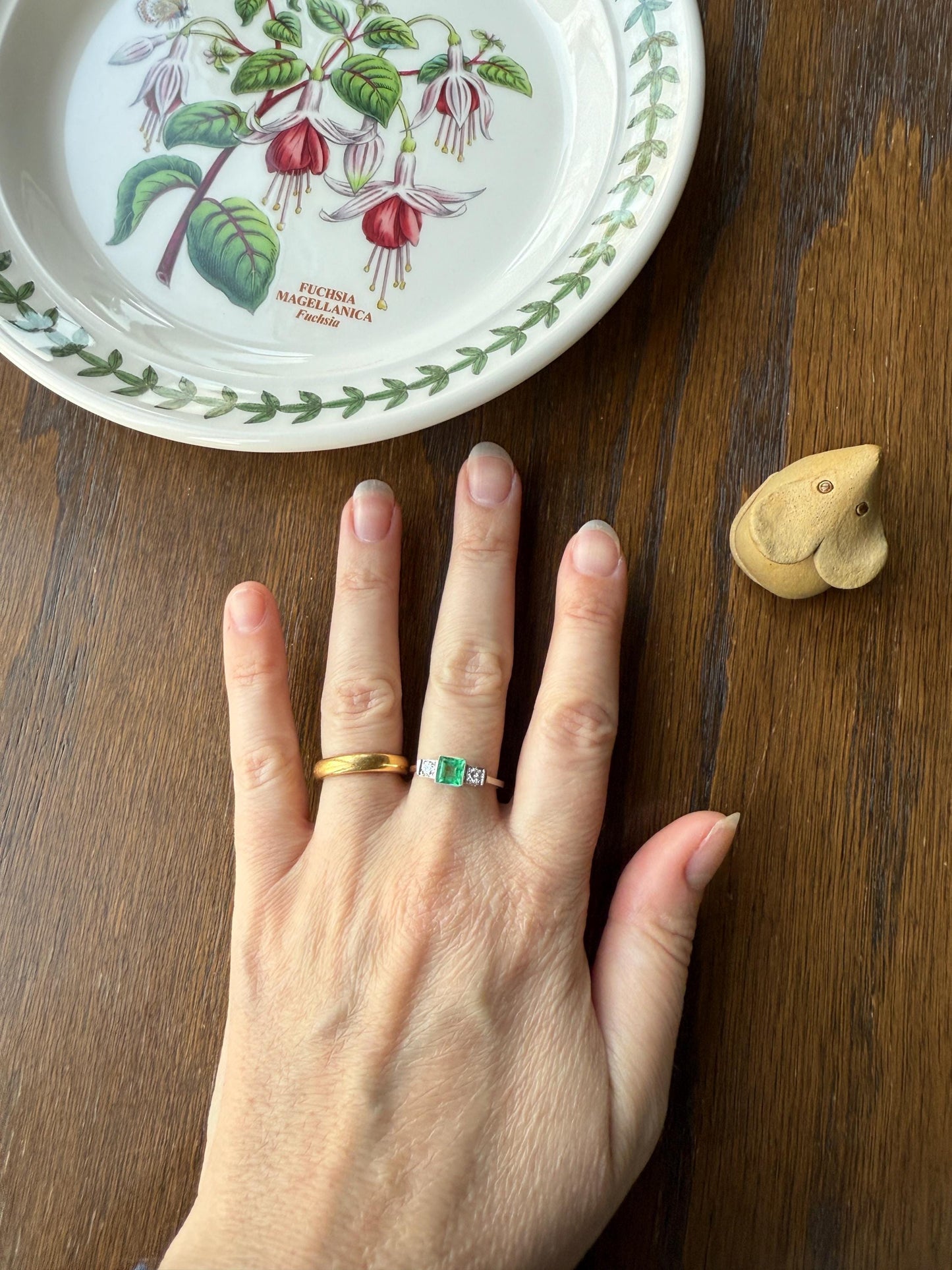 Art Deco Natural EMERALD Old Mine Cut DIAMOND Three Stone Ring 18k White Gold Band Green Milgrain Trinity Ornate Filigree