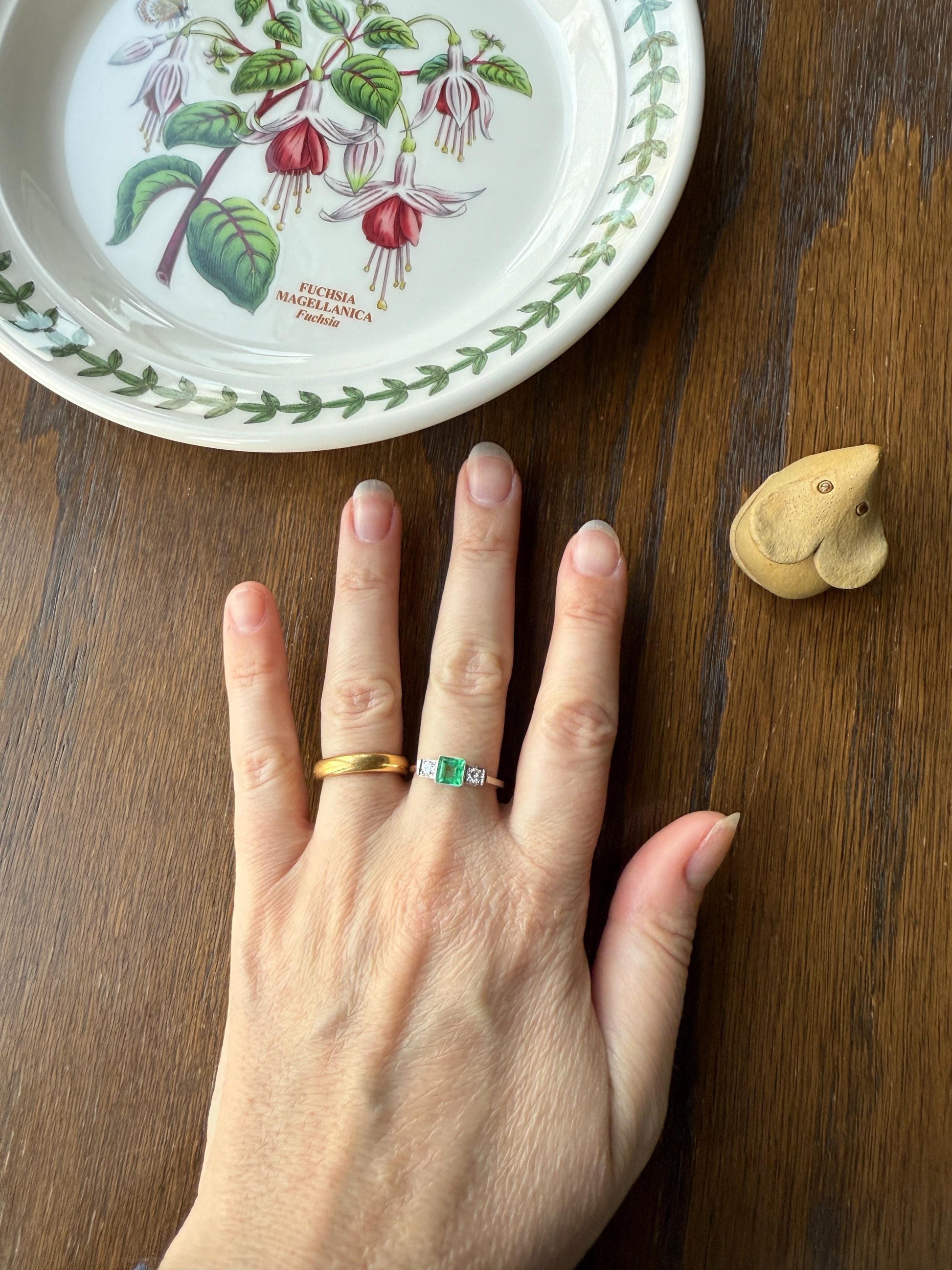 Art Deco Natural EMERALD Old Mine Cut DIAMOND Three Stone Ring 18k White Gold Band Green Milgrain Trinity Ornate Filigree