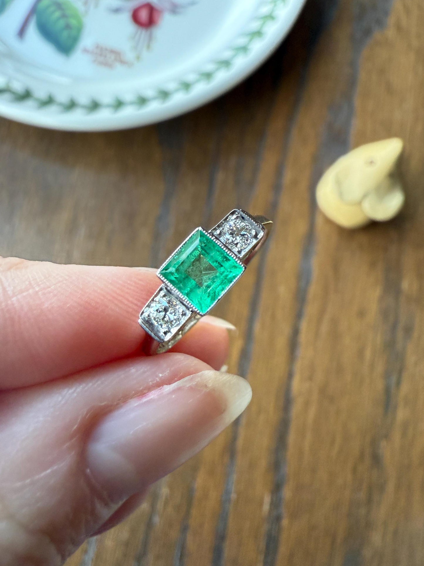 Art Deco Natural EMERALD Old Mine Cut DIAMOND Three Stone Ring 18k White Gold Band Green Milgrain Trinity Ornate Filigree